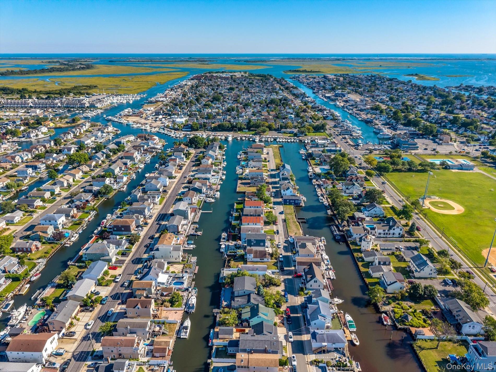 Single Family Sportsmans  Nassau County, NY 11520, MLS-902941-33