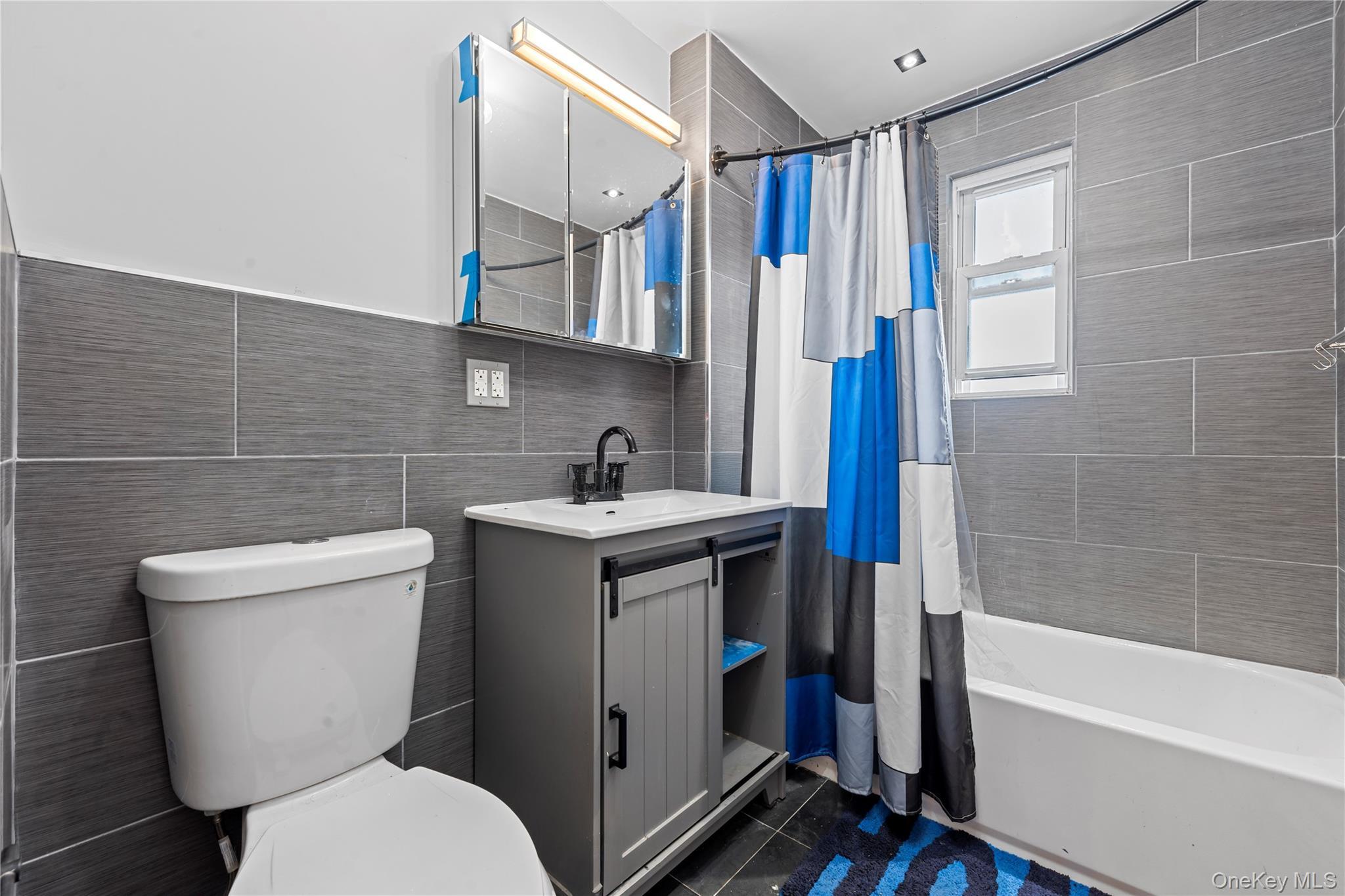 Single Family Adee  Bronx, NY 10469, MLS-902964-6