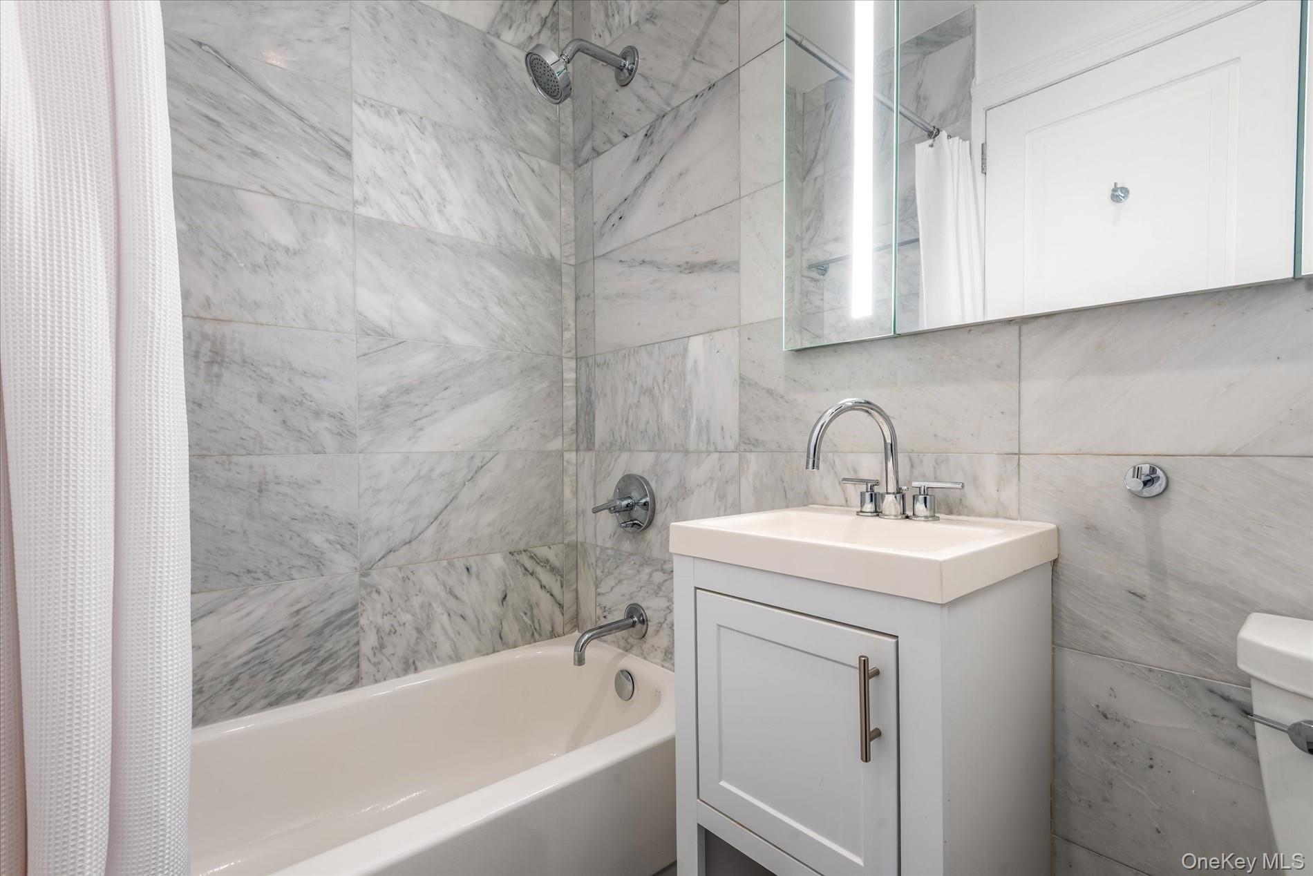 Single Family Grove Queens, NY 11385, MLS-902965-11