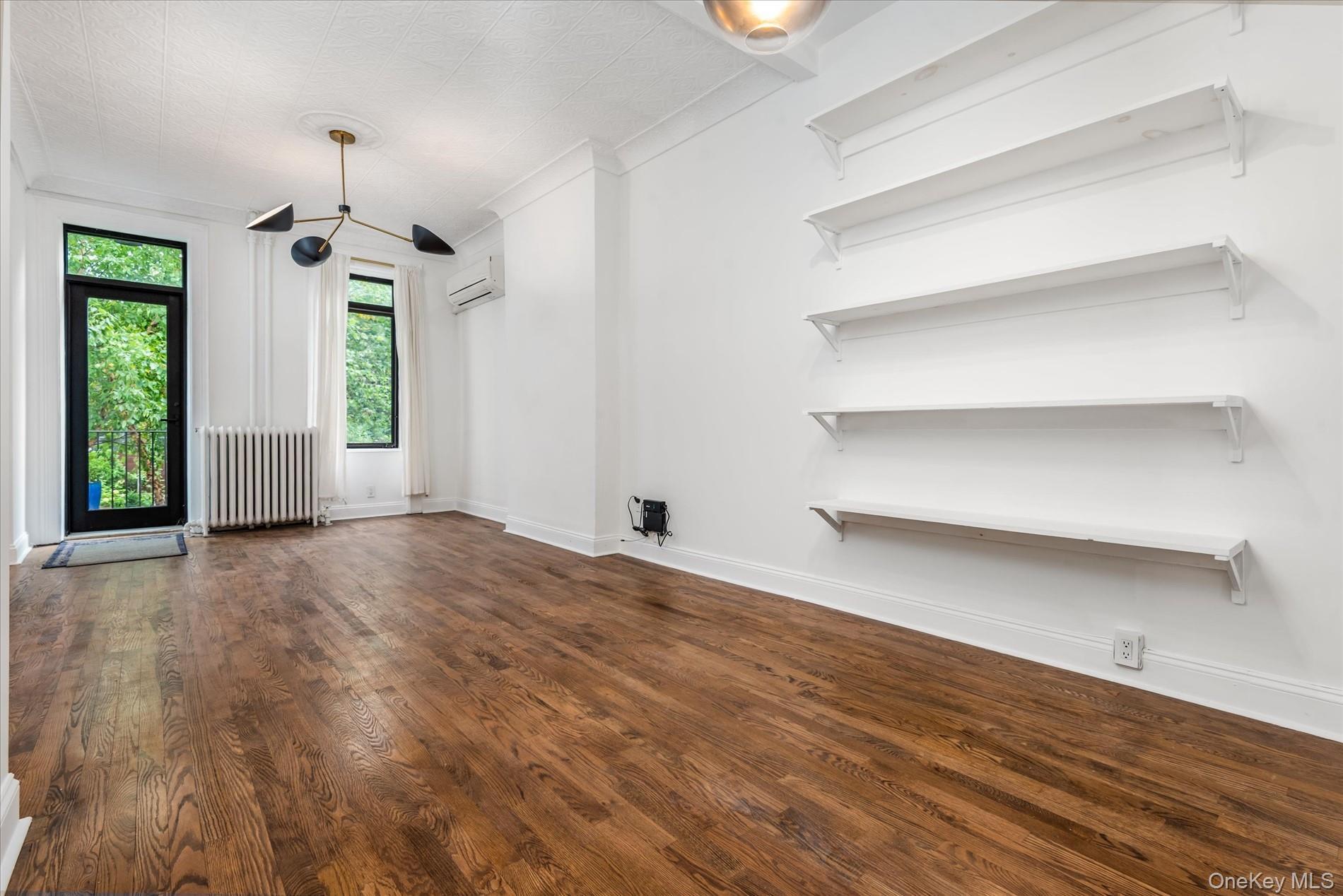 Single Family Grove Queens, NY 11385, MLS-902965-5