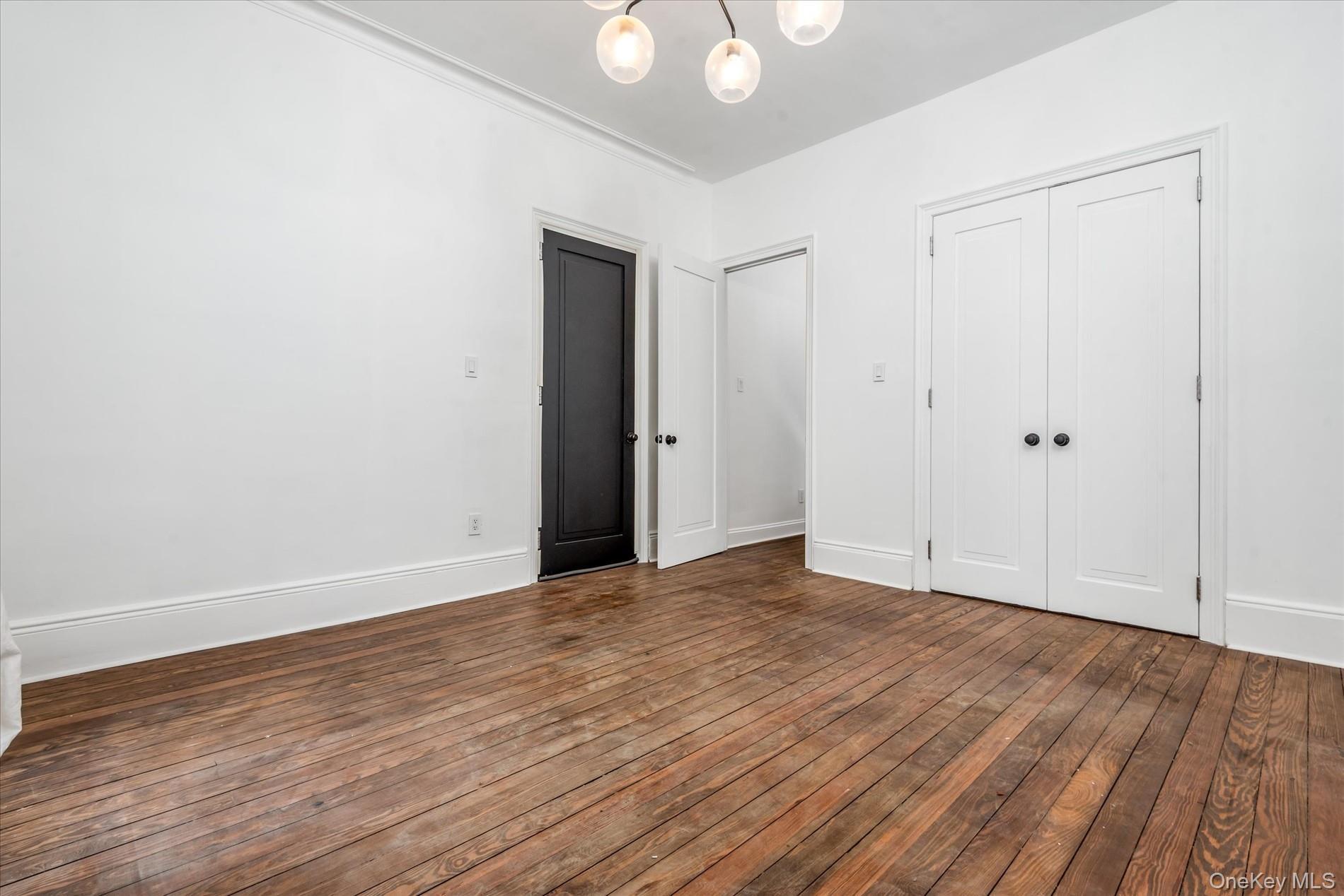 Single Family Grove Queens, NY 11385, MLS-902965-7