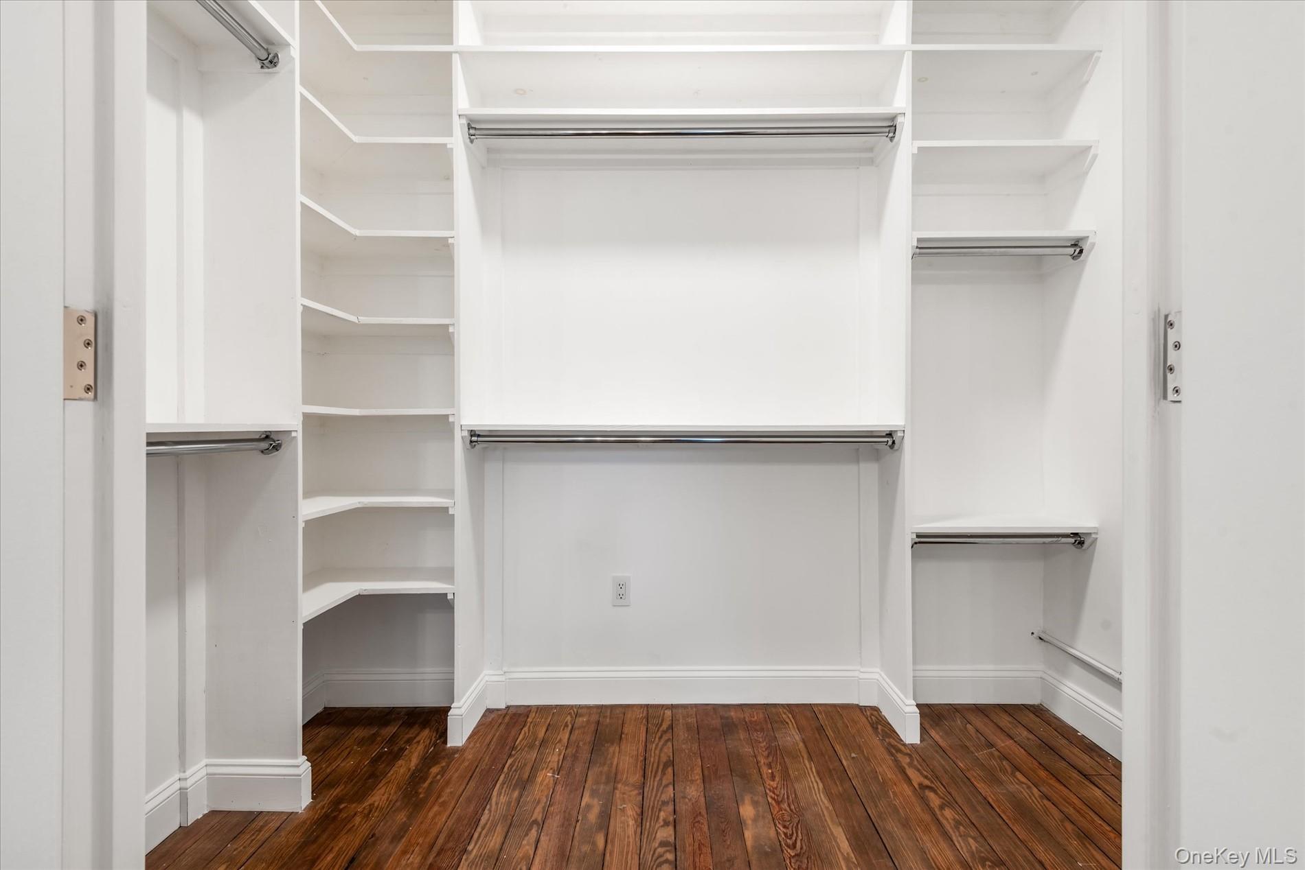 Single Family Grove Queens, NY 11385, MLS-902965-9