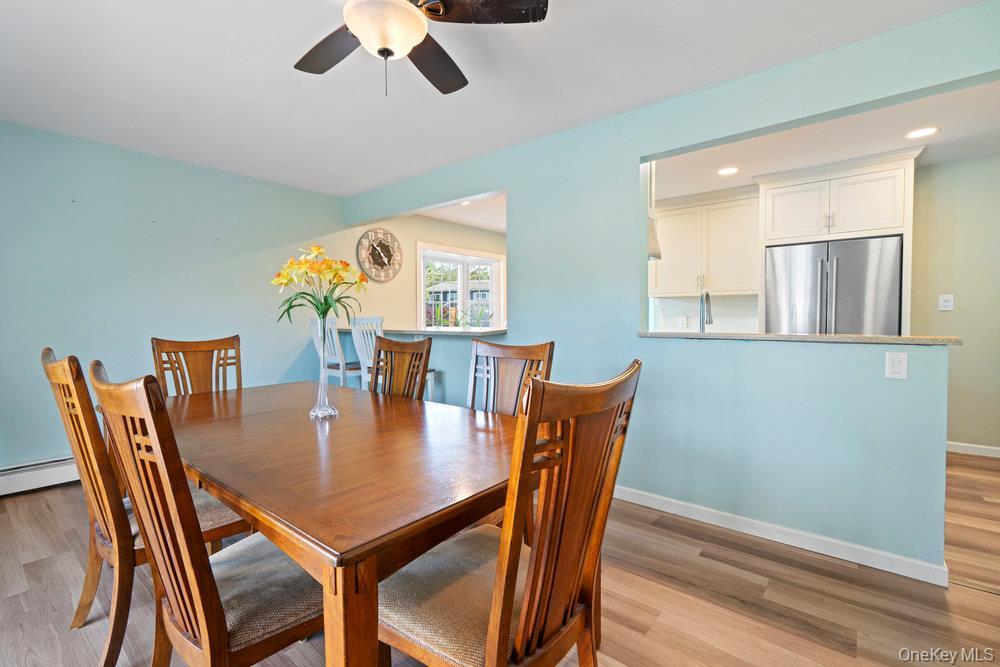 Single Family Maison  Suffolk County, NY 11741, MLS-902987-10