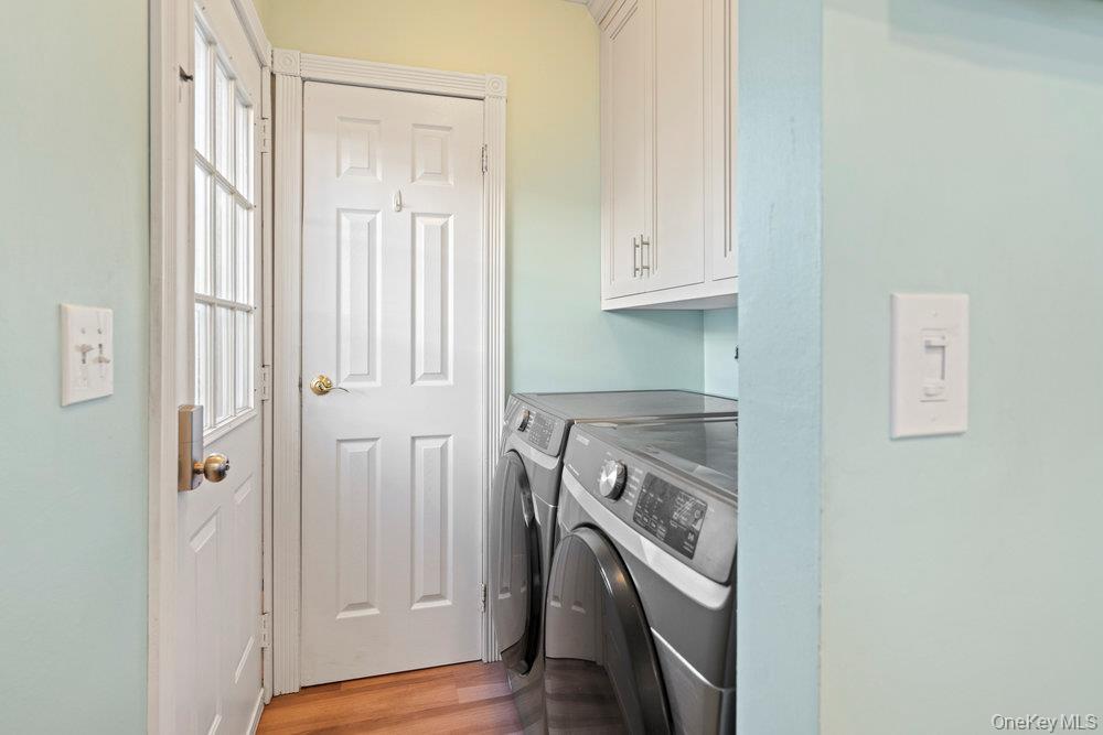 Single Family Maison  Suffolk County, NY 11741, MLS-902987-11