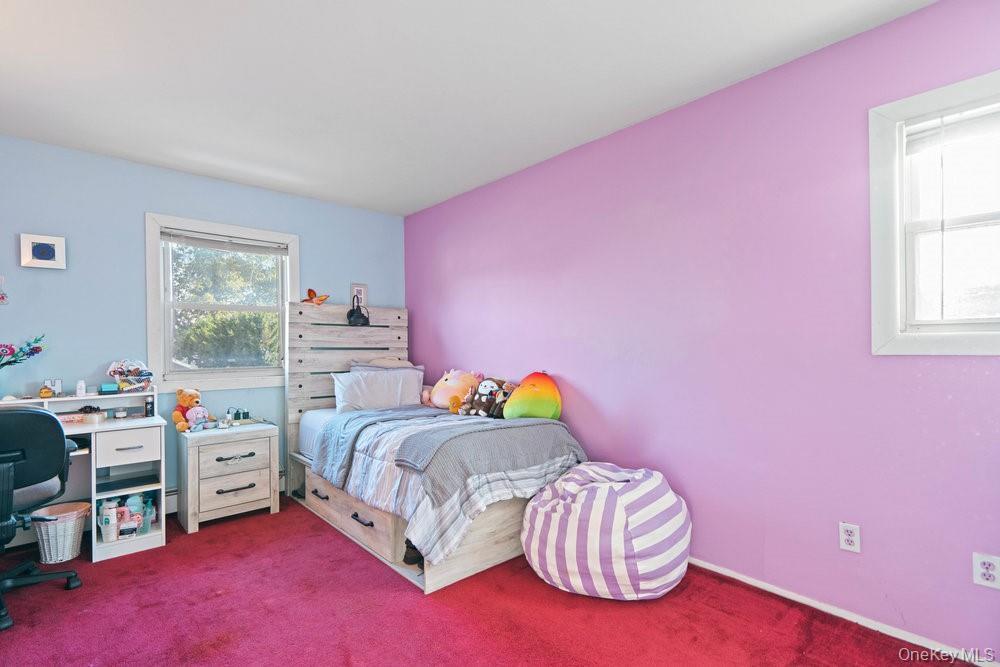 Single Family Maison  Suffolk County, NY 11741, MLS-902987-21