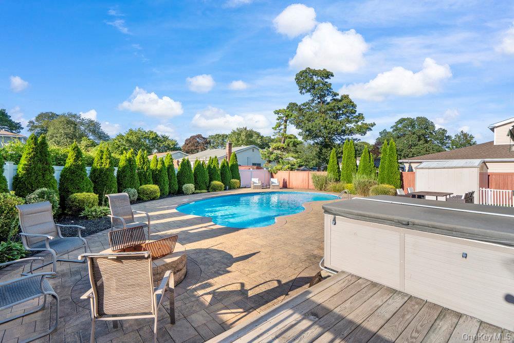 Single Family Maison  Suffolk County, NY 11741, MLS-902987-26