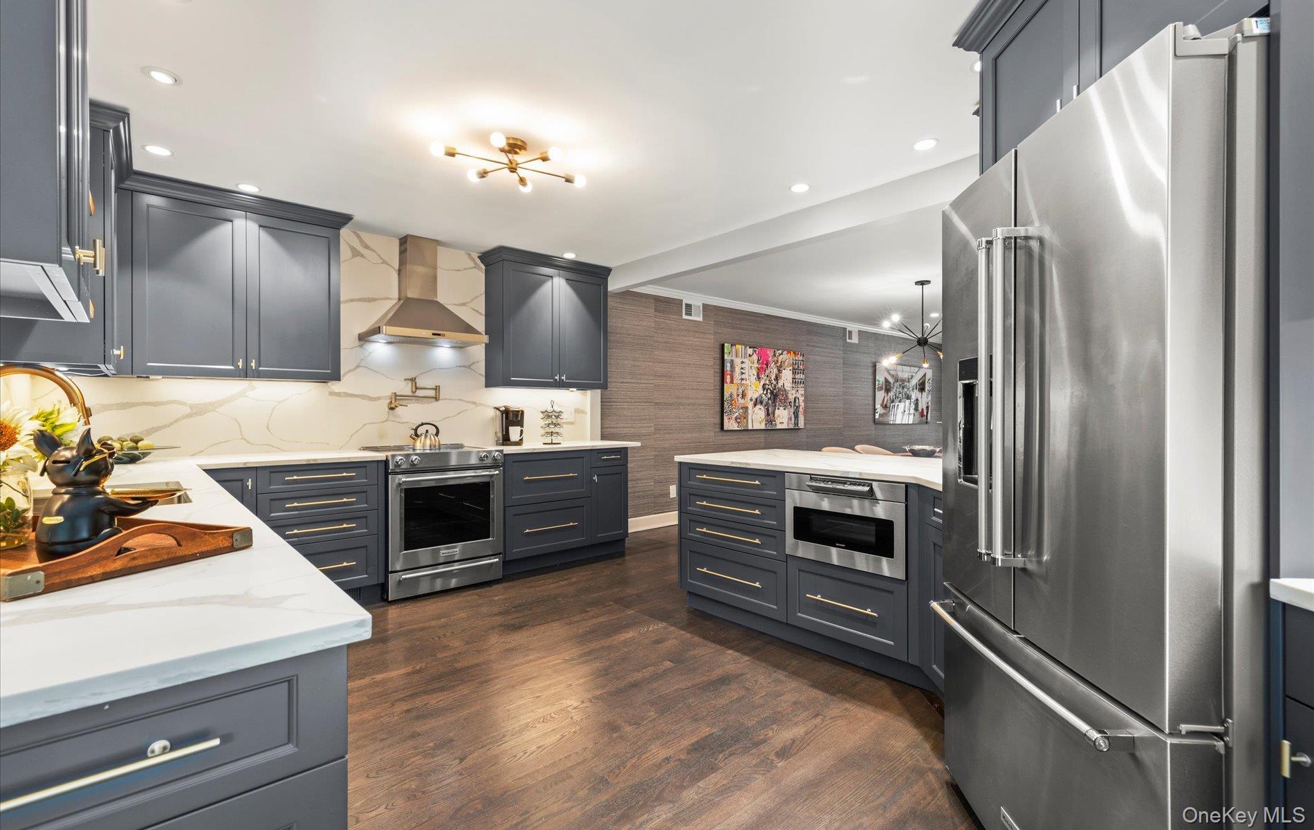 Condo Carriage House  Nassau County, NY 11753, MLS-903016-15