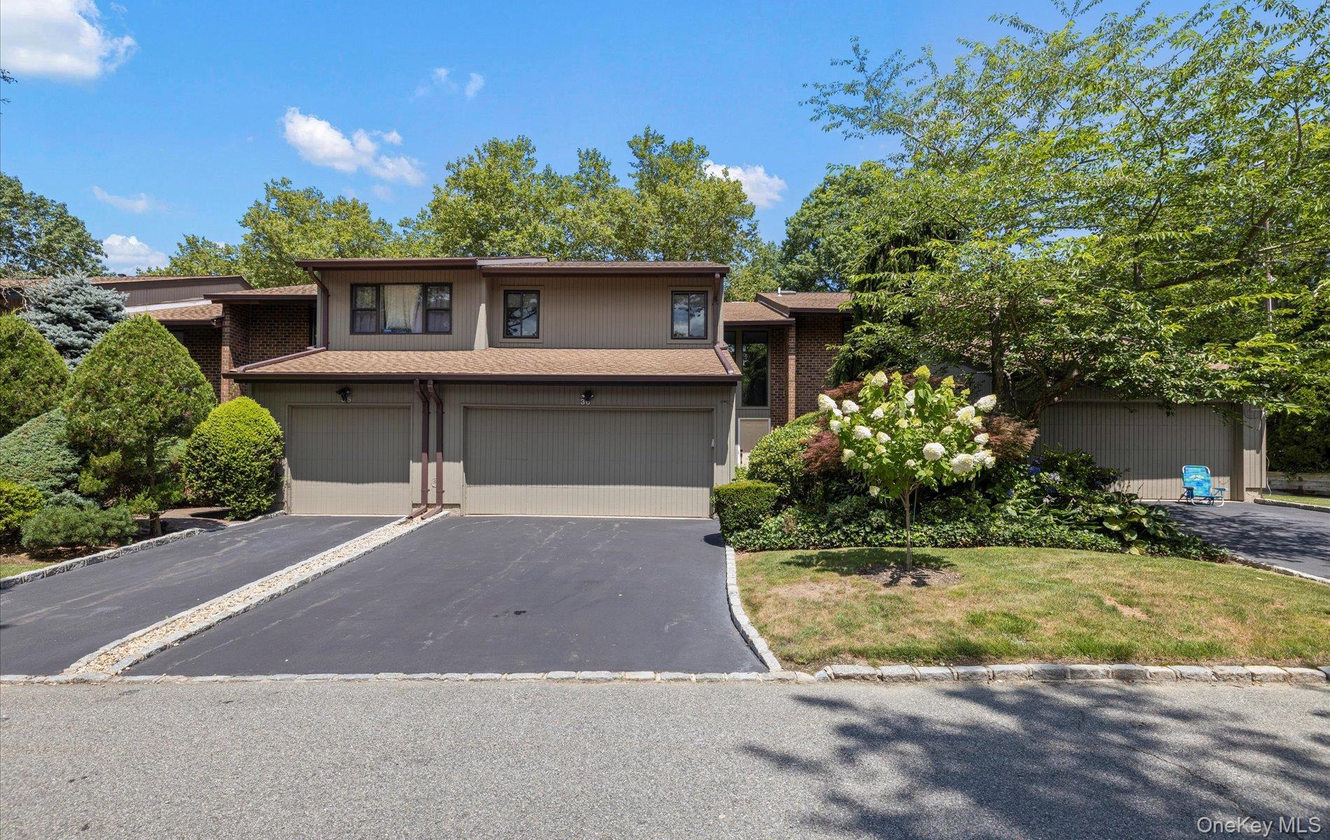 Condo Carriage House  Nassau County, NY 11753, MLS-903016-2