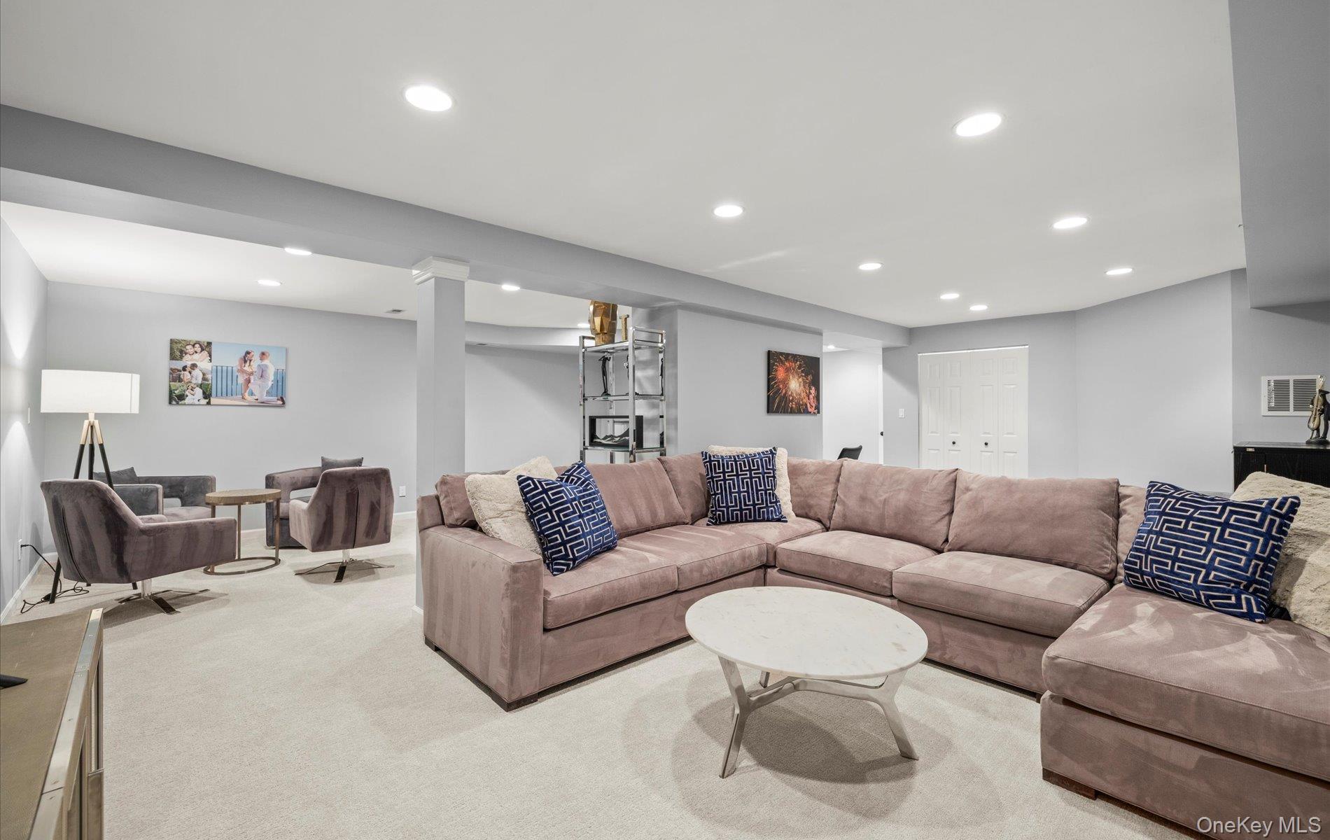 Condo Carriage House  Nassau County, NY 11753, MLS-903016-35