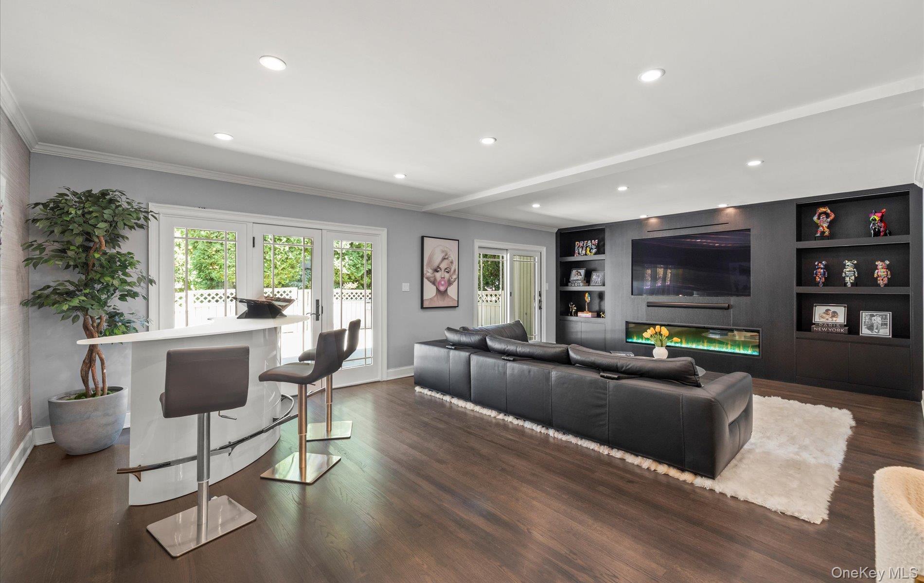 Condo Carriage House  Nassau County, NY 11753, MLS-903016-6