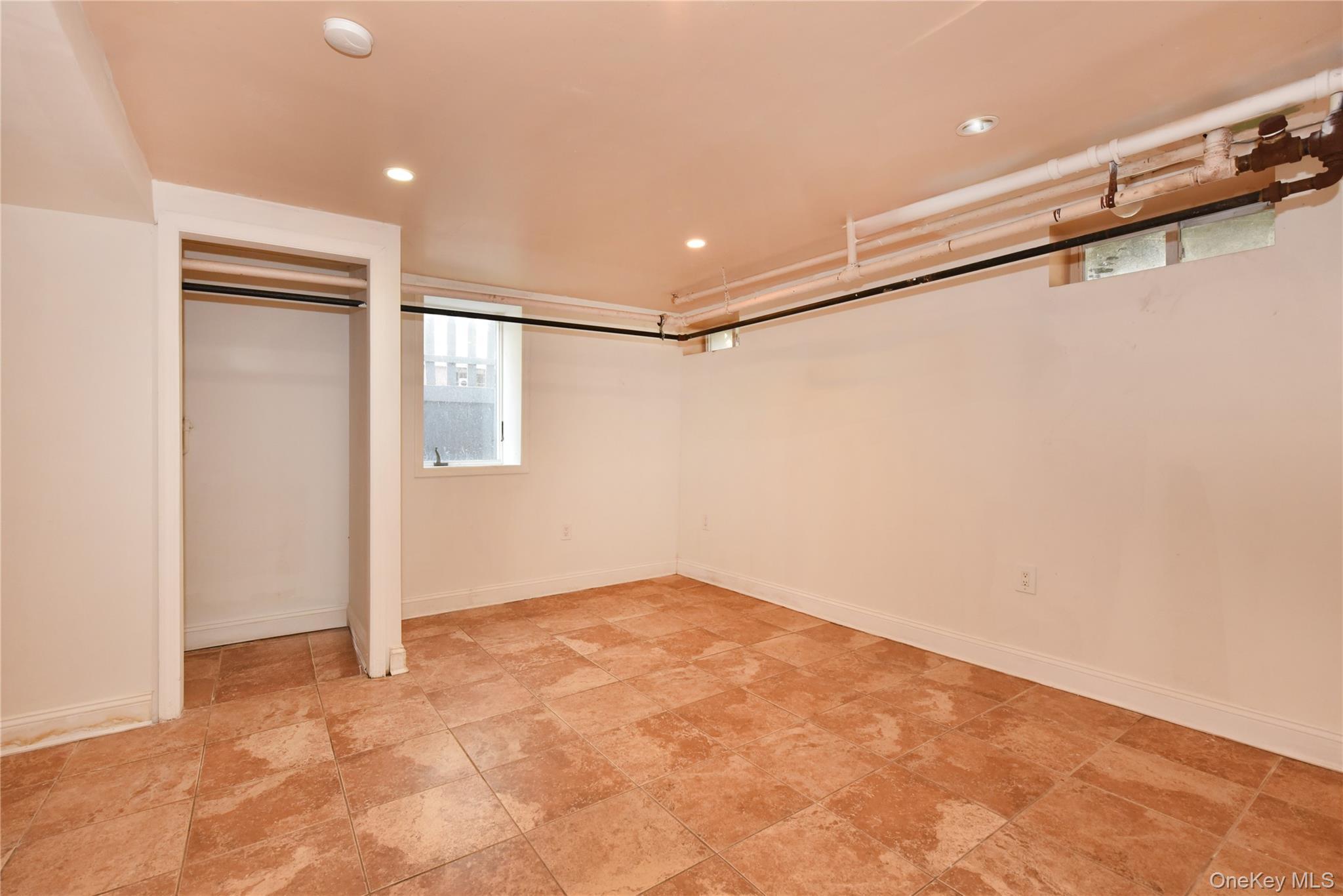 Single Family Baldwin  Nassau County, NY 11550, MLS-903019-27