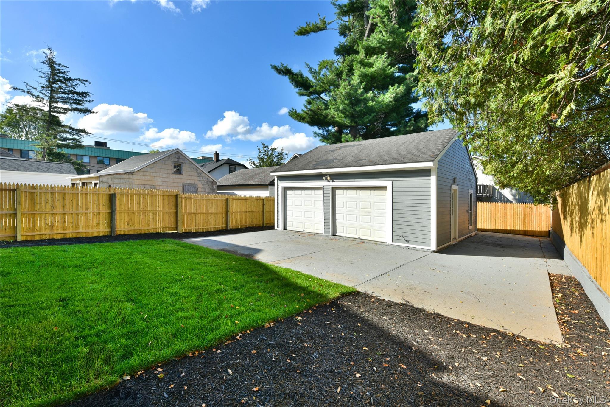 Single Family Baldwin  Nassau County, NY 11550, MLS-903019-35