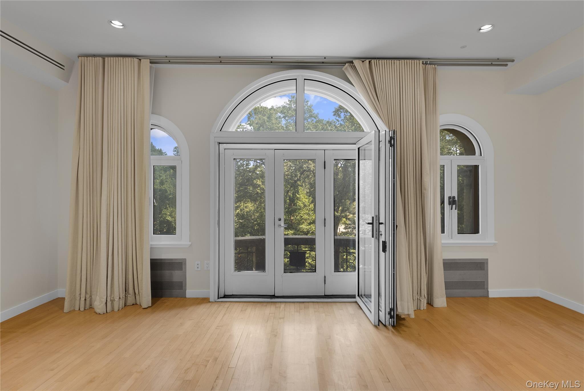 Single Family Central Manhattan, NY 10024, MLS-903059-11