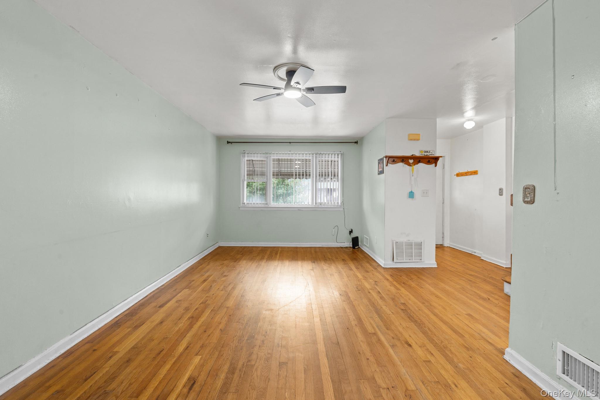 Single Family Stephens  Bronx, NY 10473, MLS-903075-4