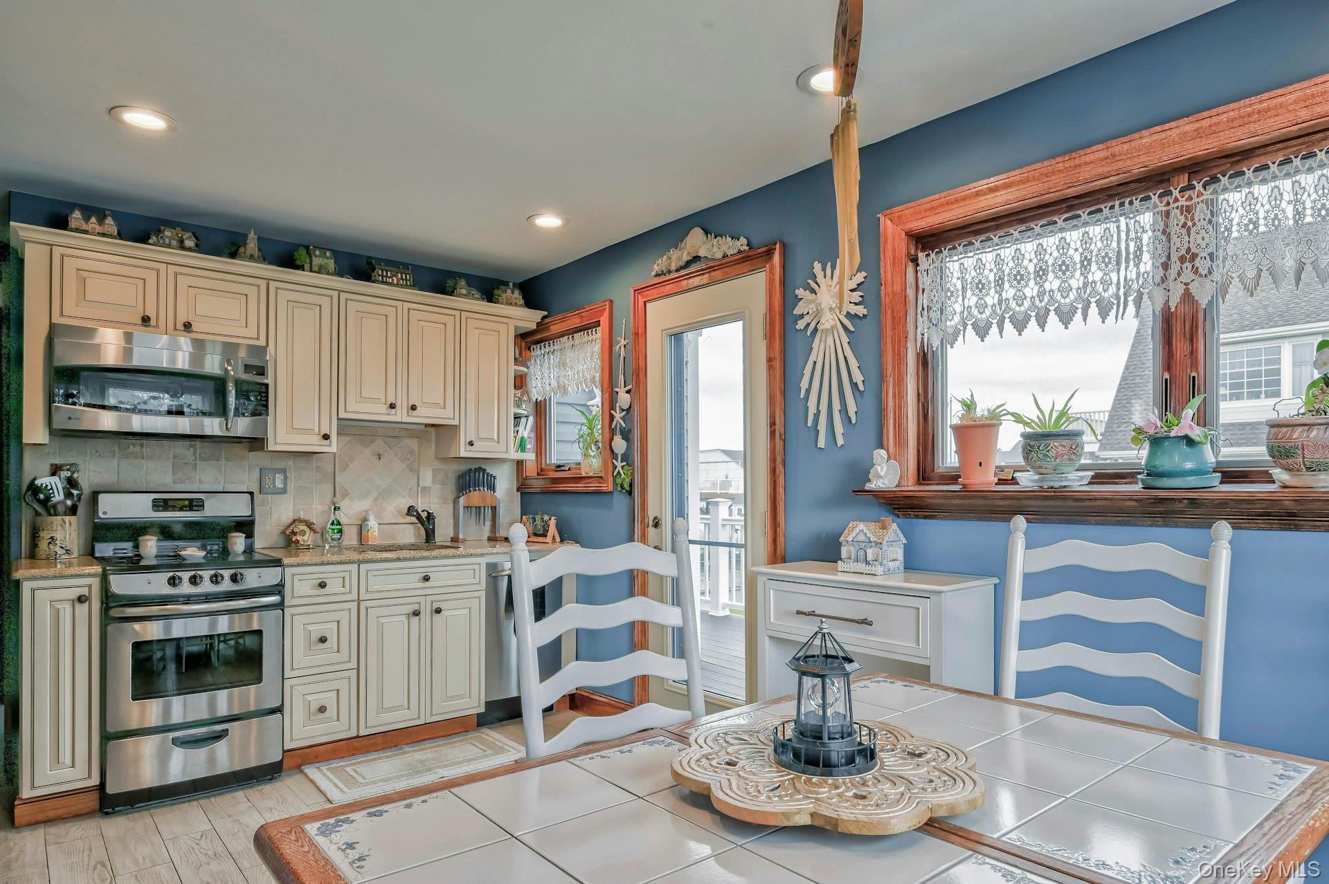 Single Family Bayview Suffolk County, NY 11757, MLS-903113-13