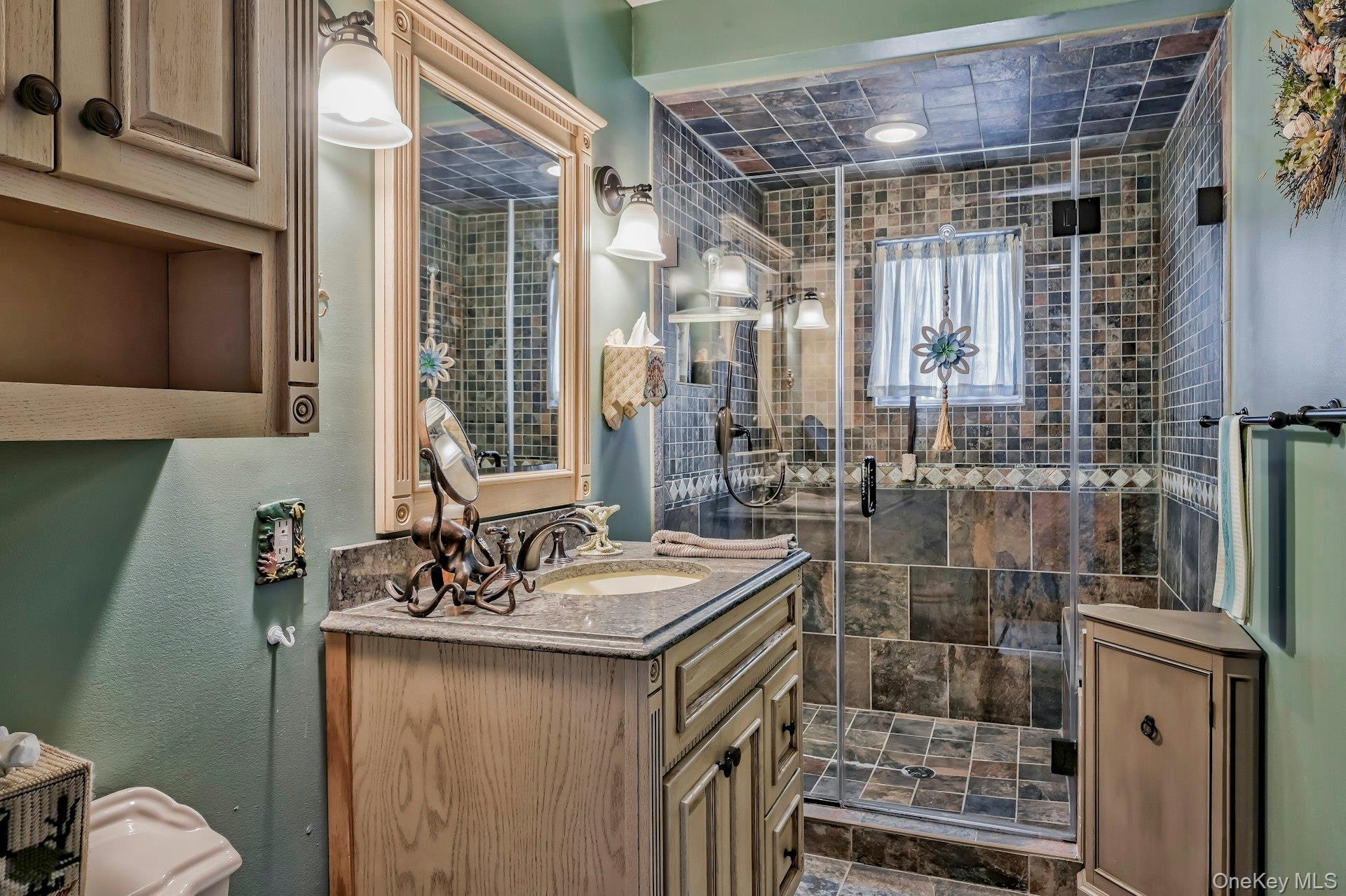 Single Family Bayview Suffolk County, NY 11757, MLS-903113-25