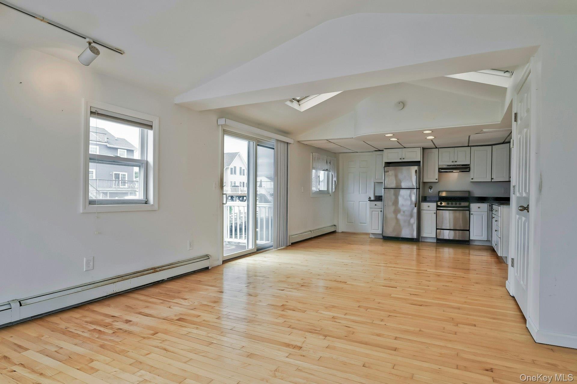 Single Family Bayview Suffolk County, NY 11757, MLS-903113-33