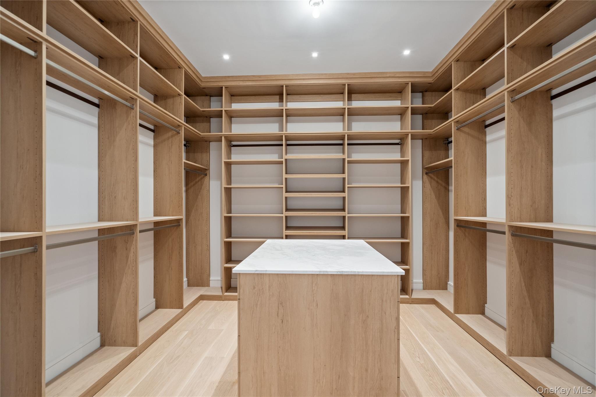 Single Family Dogwood Nassau County, NY 11545, MLS-903116-29