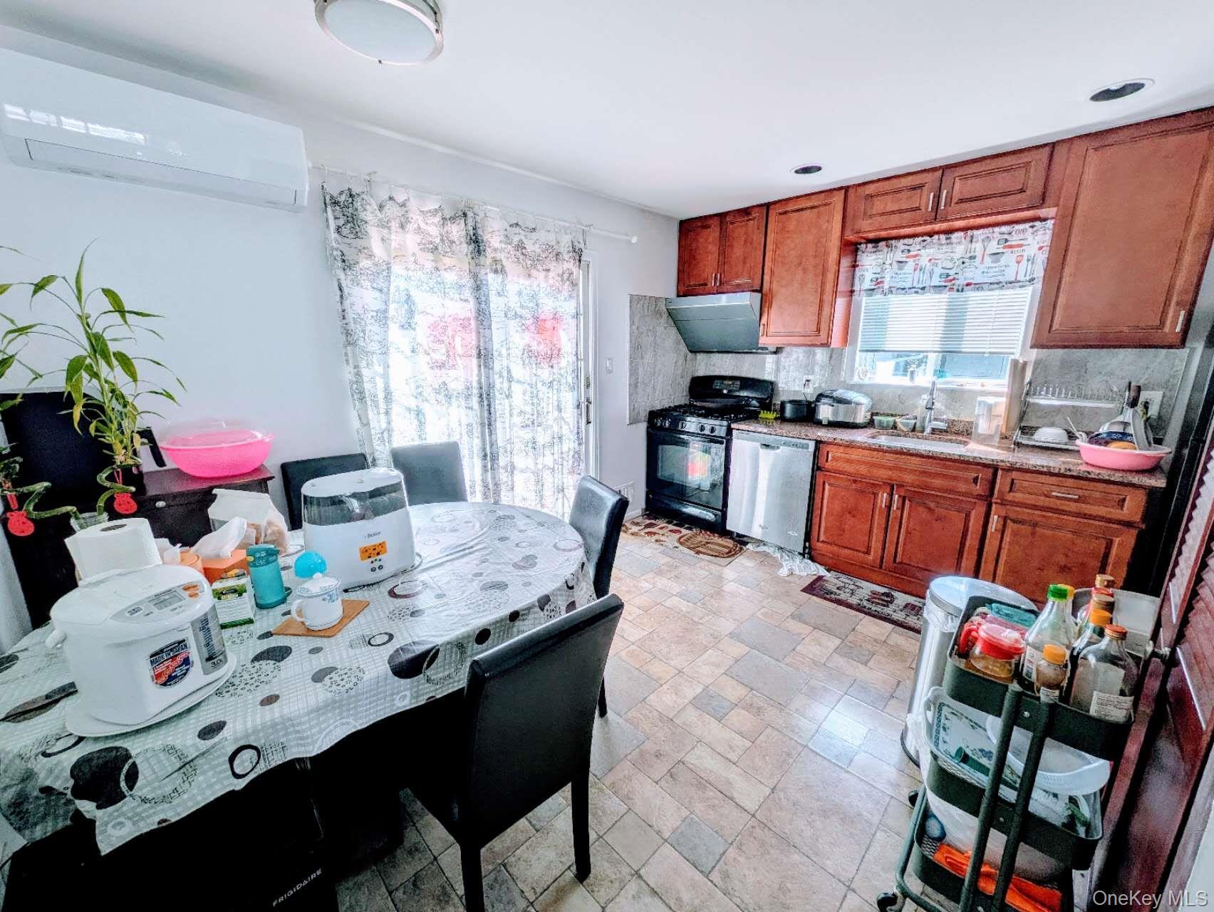 Single Family Mallard Staten Island, NY 10309, MLS-903155-3