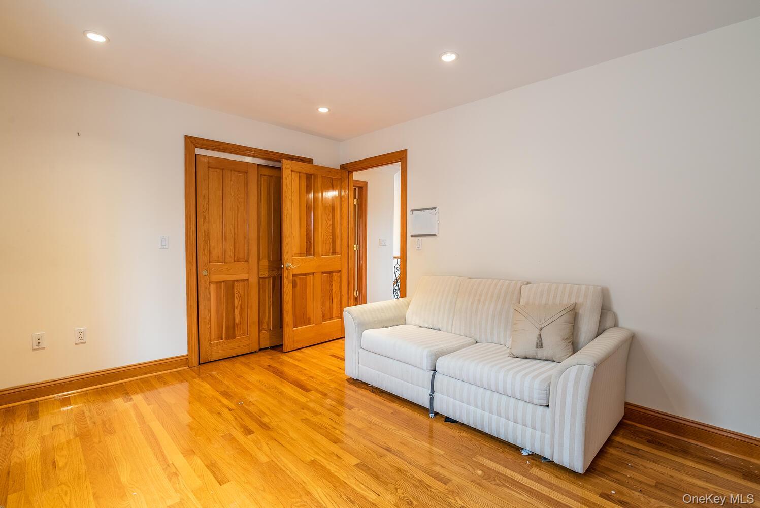 Single Family 11th Queens, NY 11357, MLS-903193-31