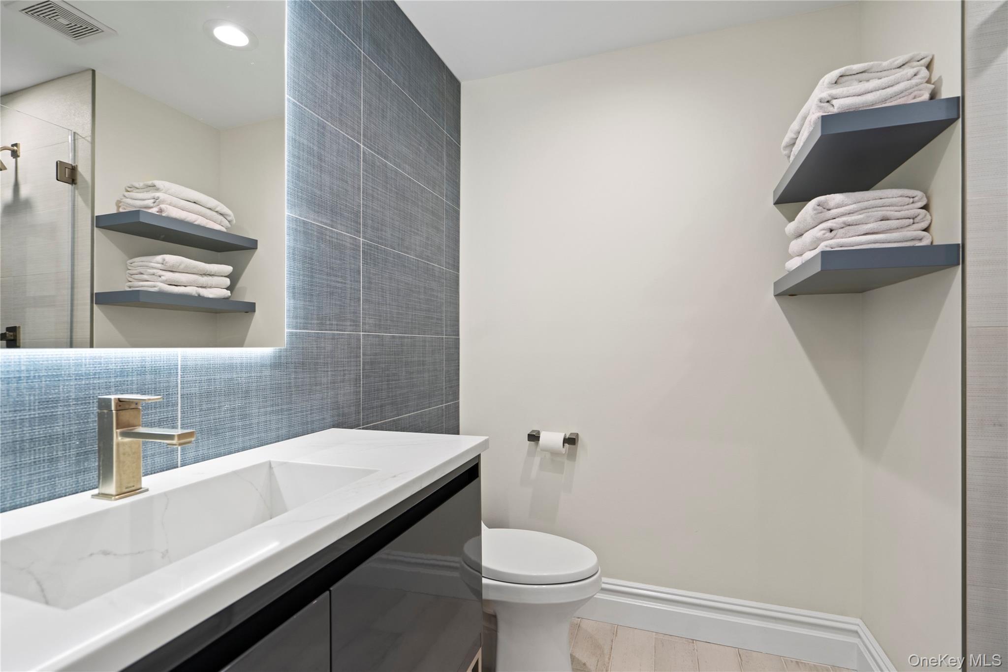 Condo The Preserve  Nassau County, NY 11797, MLS-903230-22