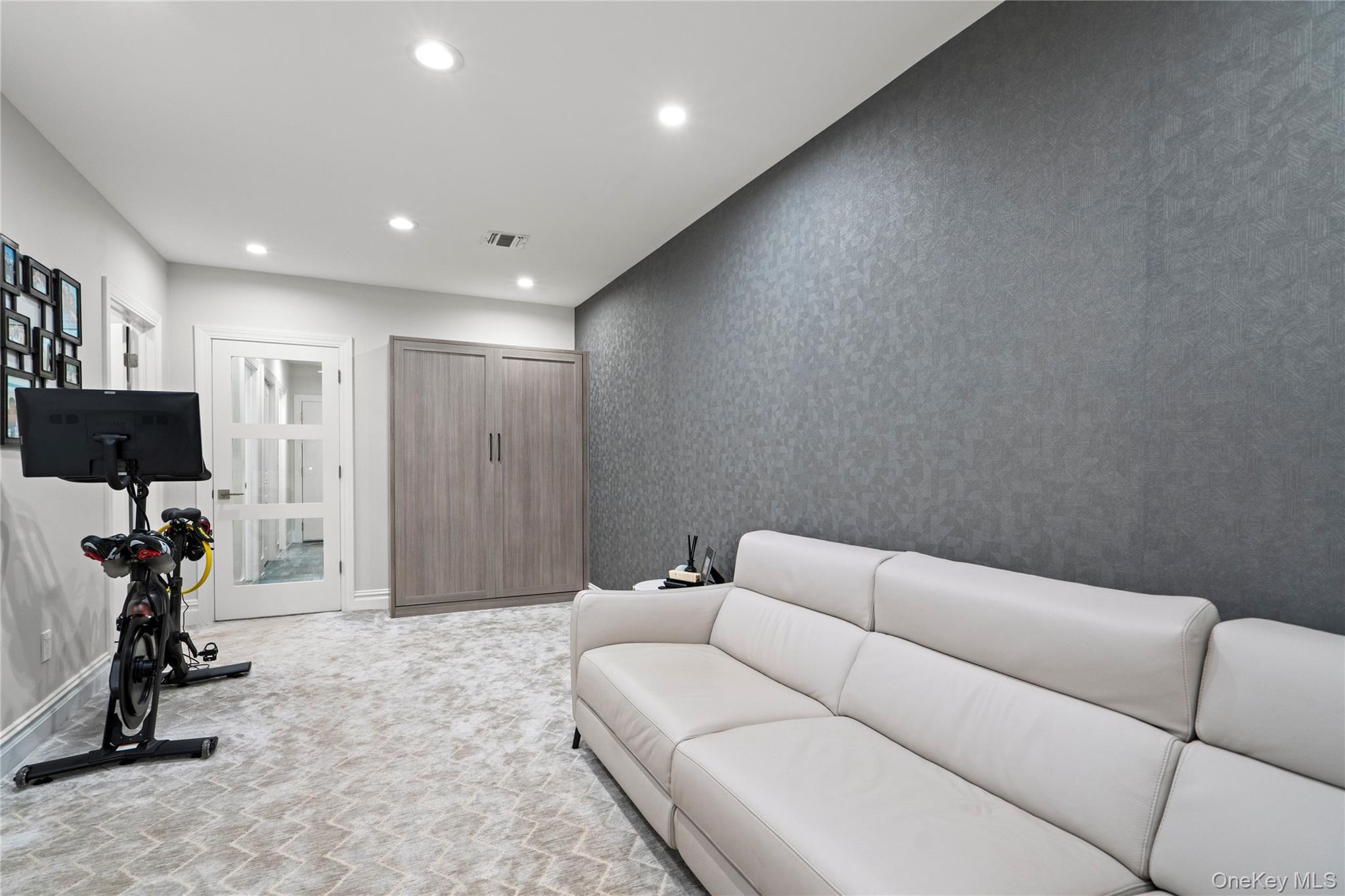 Condo The Preserve  Nassau County, NY 11797, MLS-903230-26
