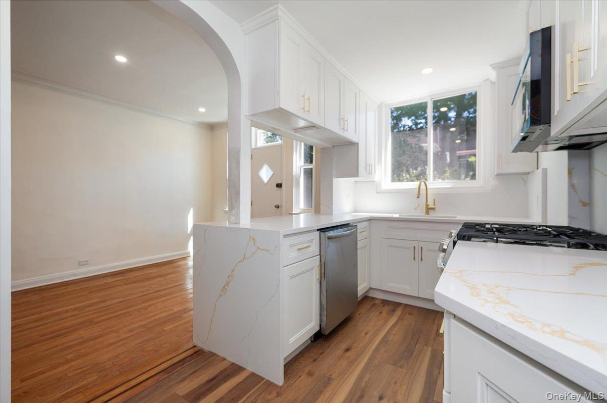 Single Family Morgan  Bronx, NY 10469, MLS-903233-11