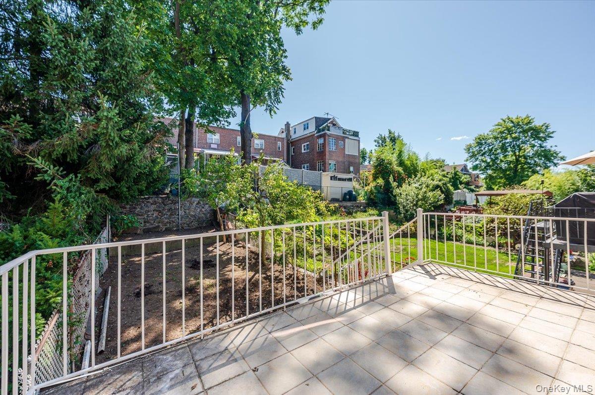 Single Family Morgan  Bronx, NY 10469, MLS-903233-26