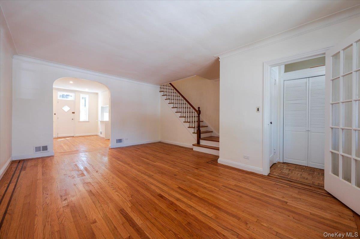 Single Family Morgan  Bronx, NY 10469, MLS-903233-6