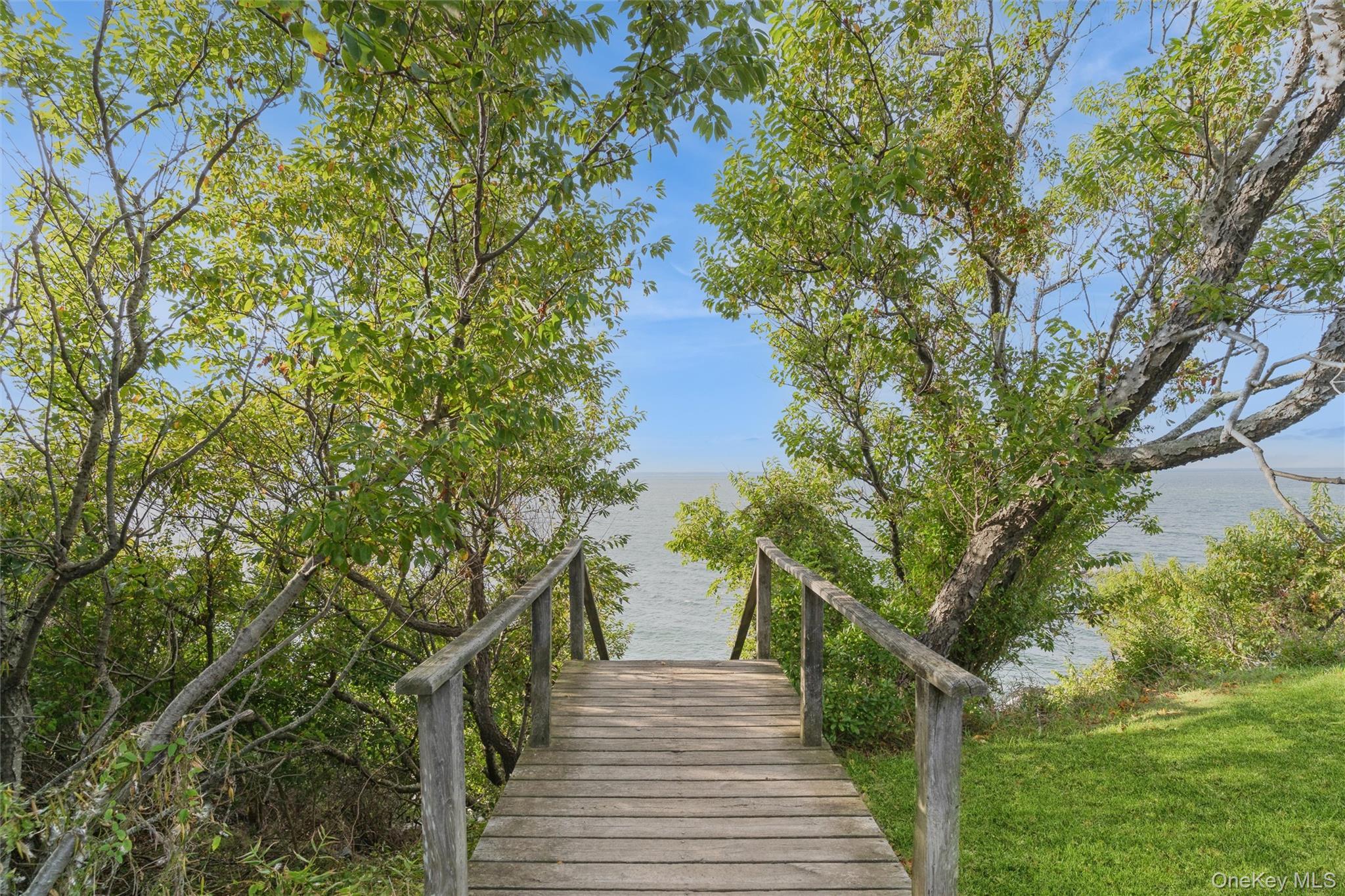 Single Family Main Suffolk County, NY 11939, MLS-903269-23