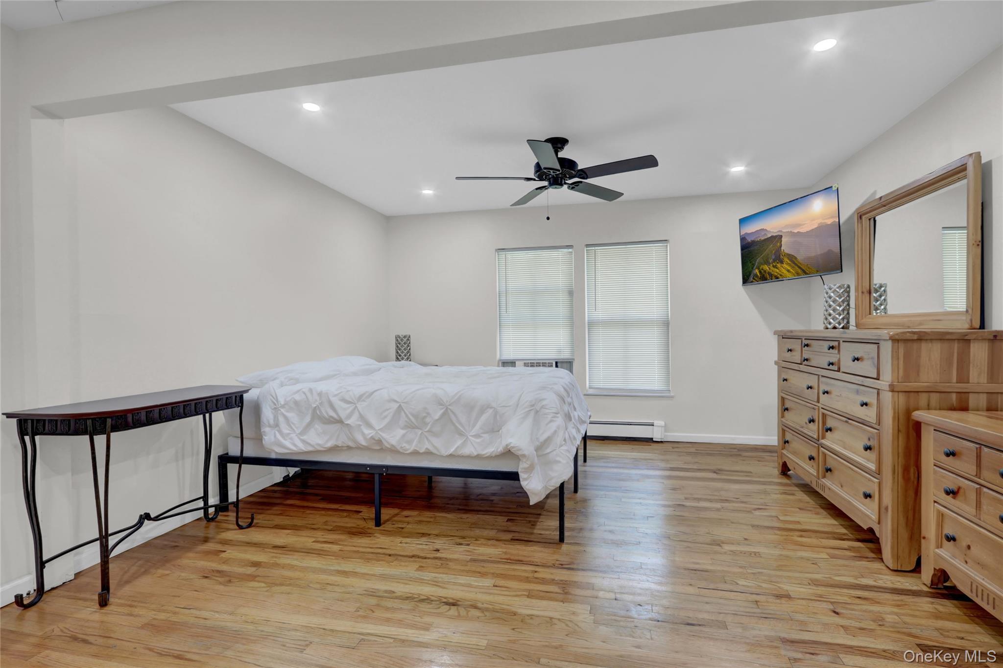 Single Family Grand Suffolk County, NY 11967, MLS-903307-11