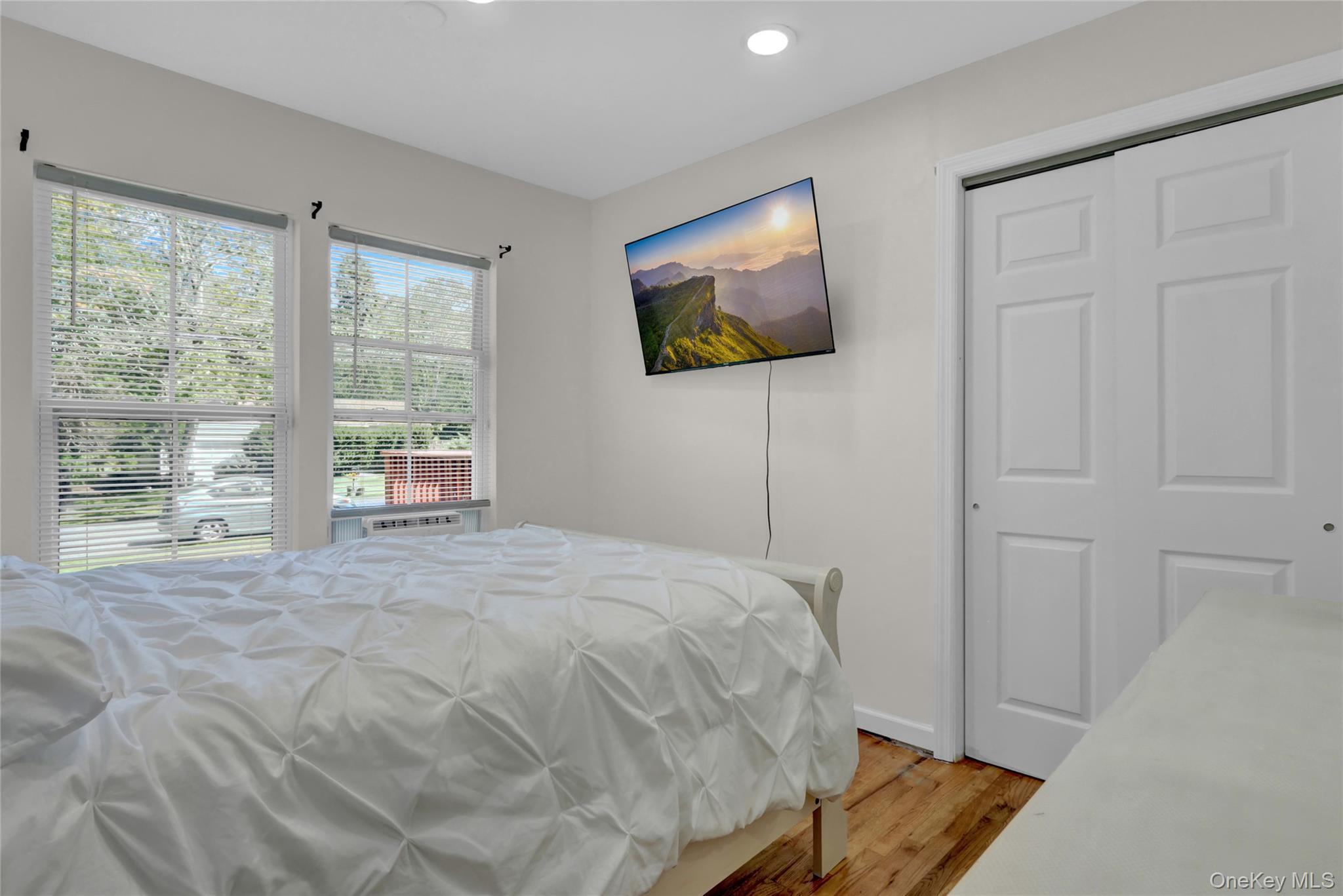 Single Family Grand Suffolk County, NY 11967, MLS-903307-18