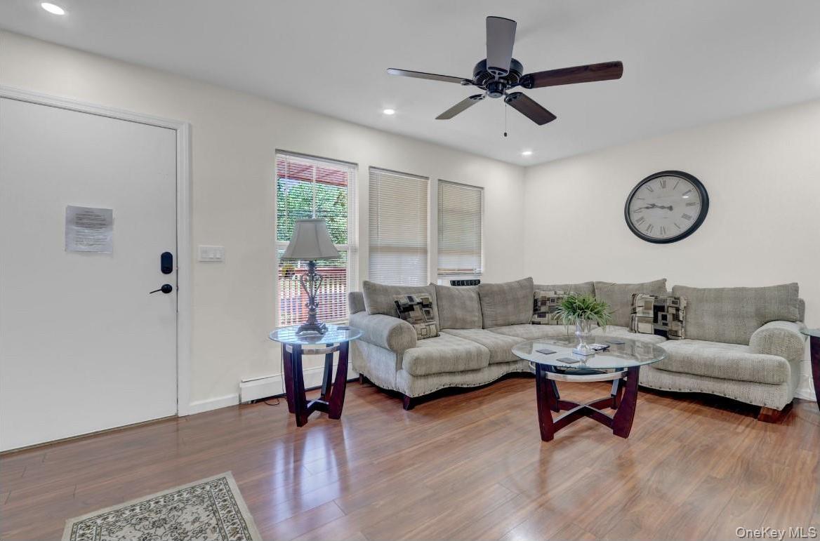 Single Family Grand Suffolk County, NY 11967, MLS-903307-3