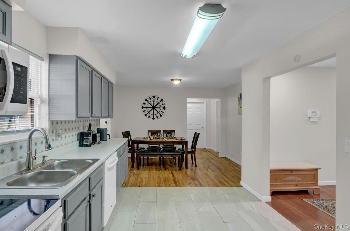 Single Family Grand Suffolk County, NY 11967, MLS-903307-7