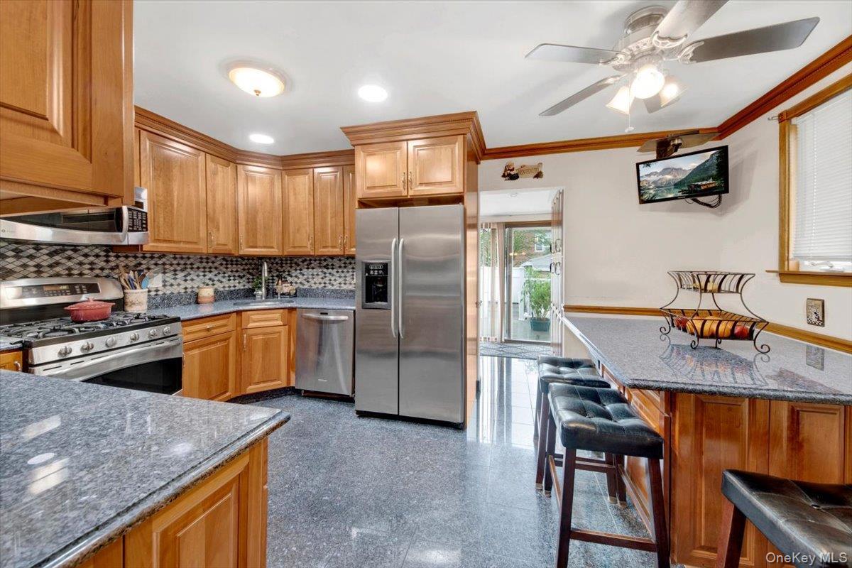 Single Family Radcliff  Bronx, NY 10462, MLS-903309-24
