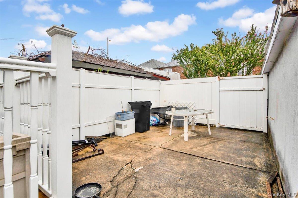 Single Family Radcliff  Bronx, NY 10462, MLS-903309-4