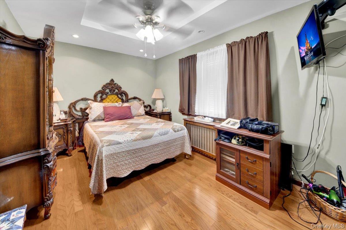 Single Family Radcliff  Bronx, NY 10462, MLS-903309-7