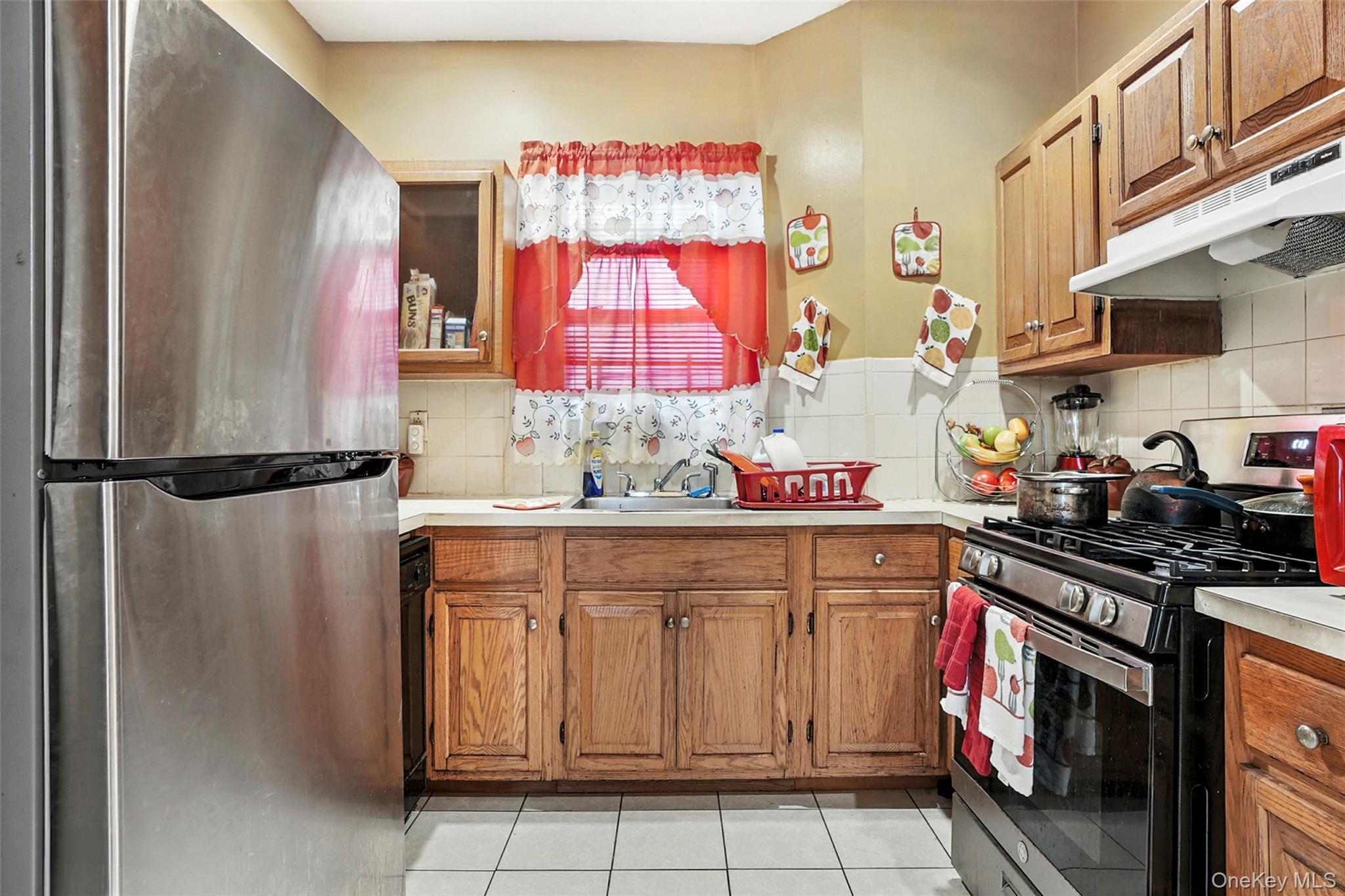 Single Family Terrace  Westchester County, NY 10552, MLS-903332-2