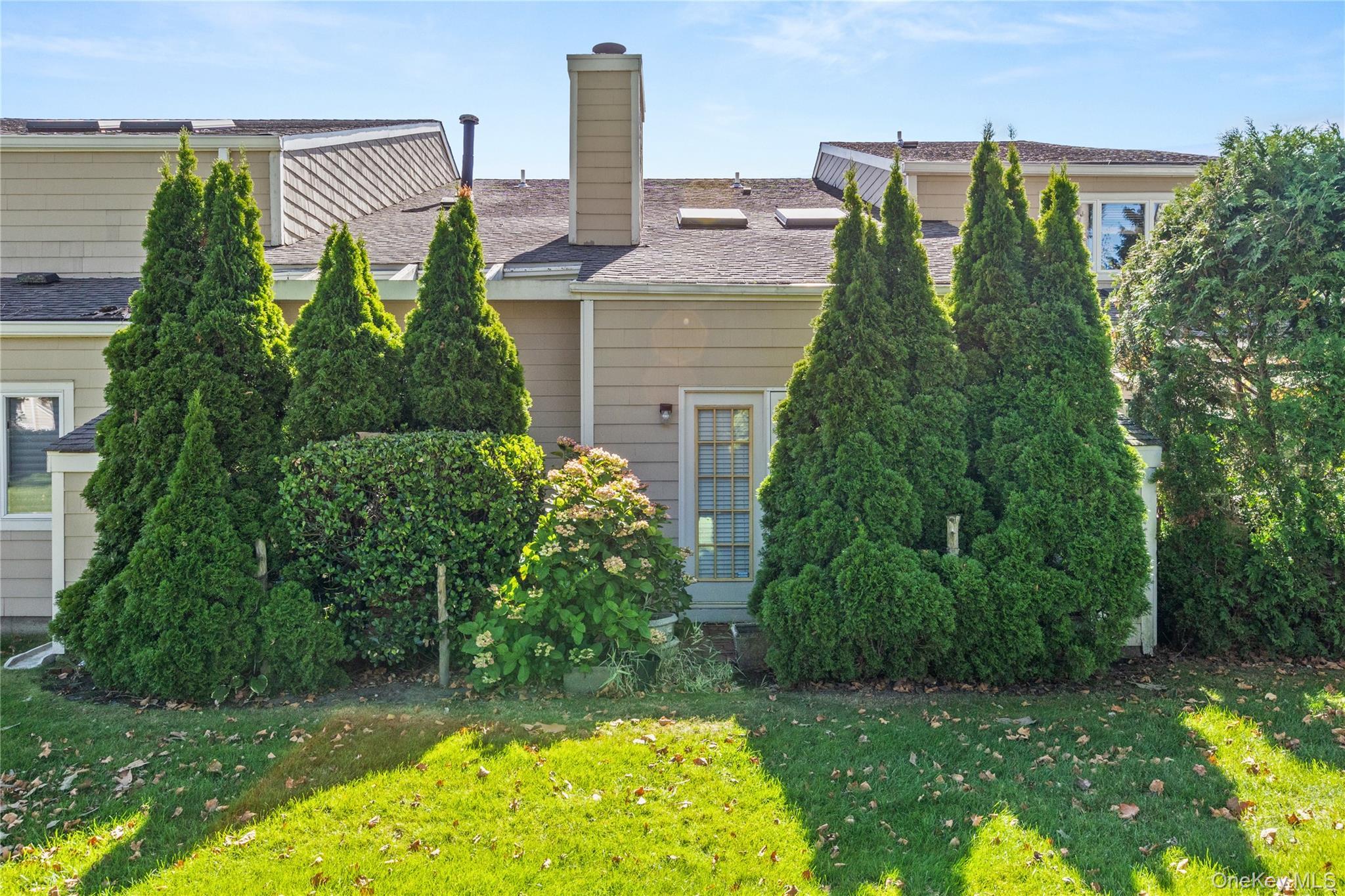 Condo Lakeside  Suffolk County, NY 11706, MLS-903413-17