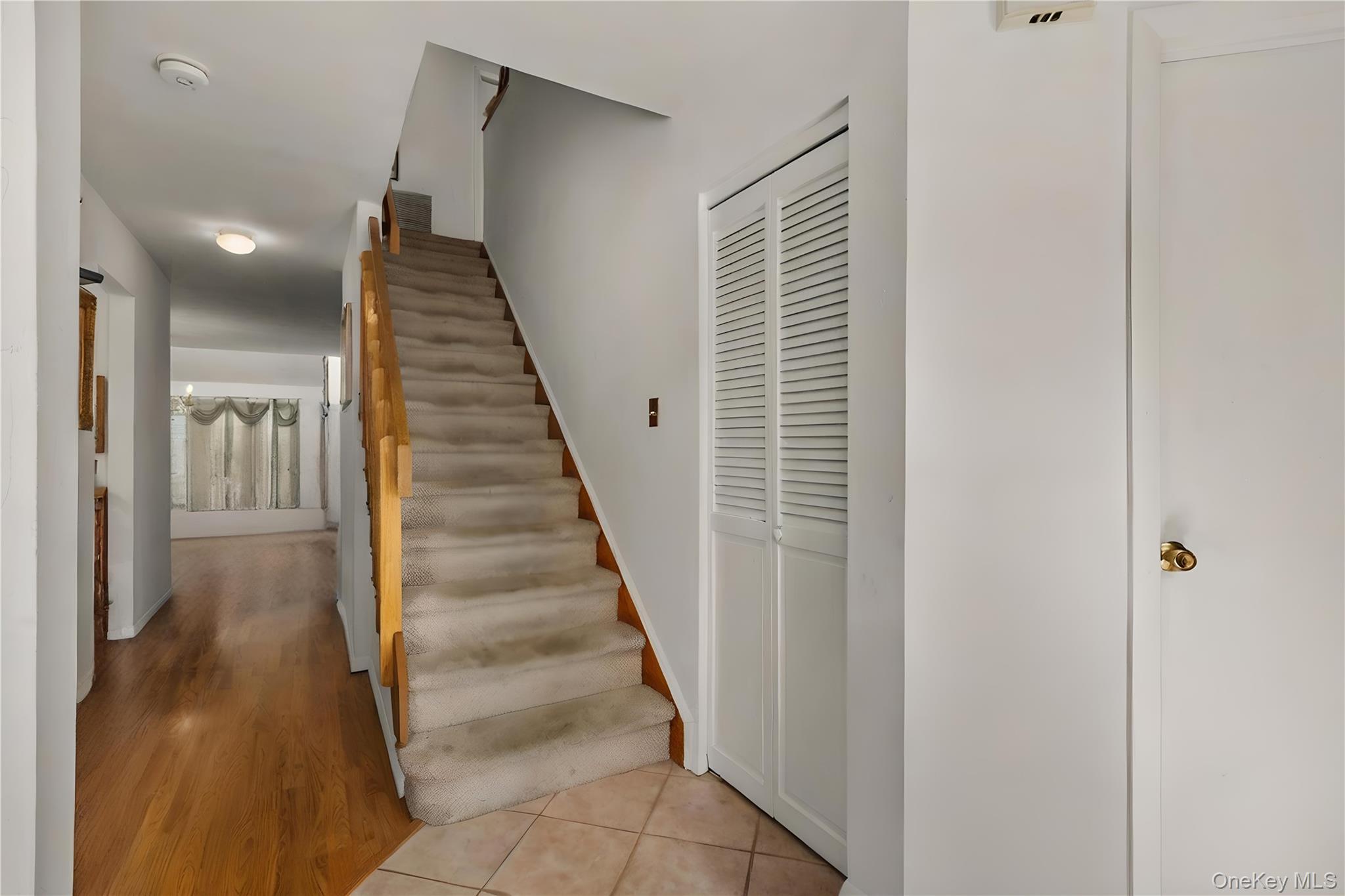 Condo Lakeside  Suffolk County, NY 11706, MLS-903413-2