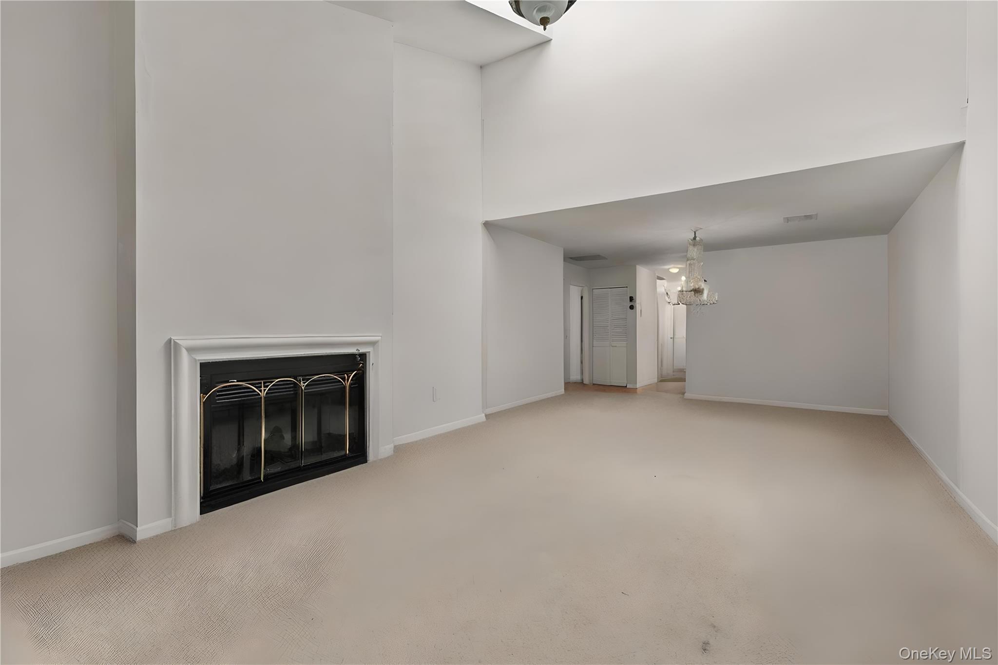Condo Lakeside  Suffolk County, NY 11706, MLS-903413-4