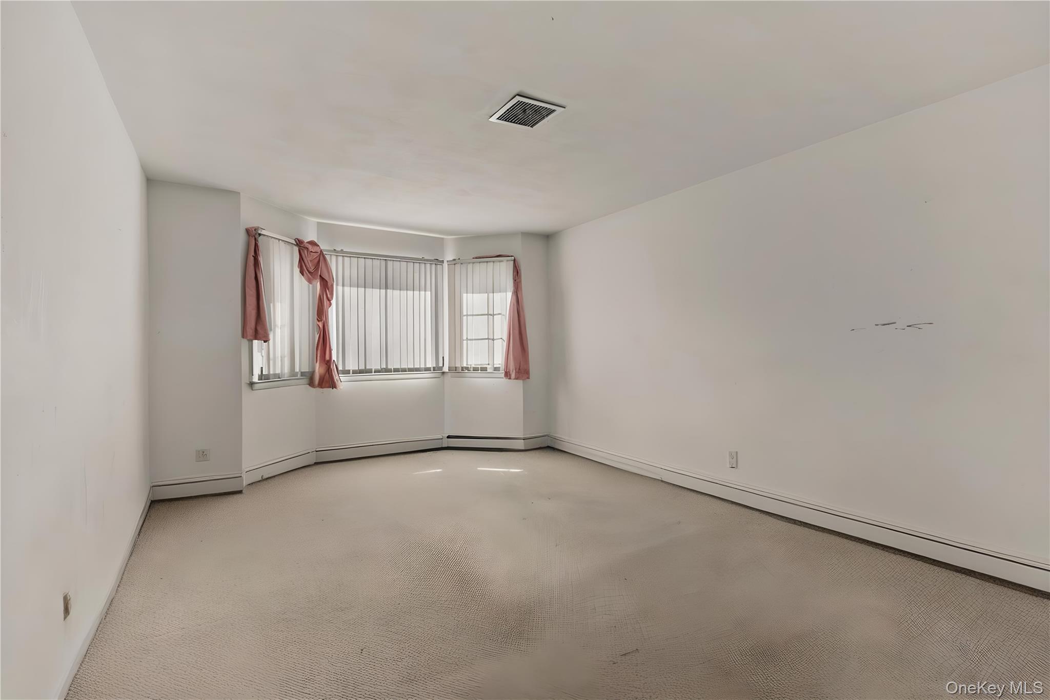 Condo Lakeside  Suffolk County, NY 11706, MLS-903413-5
