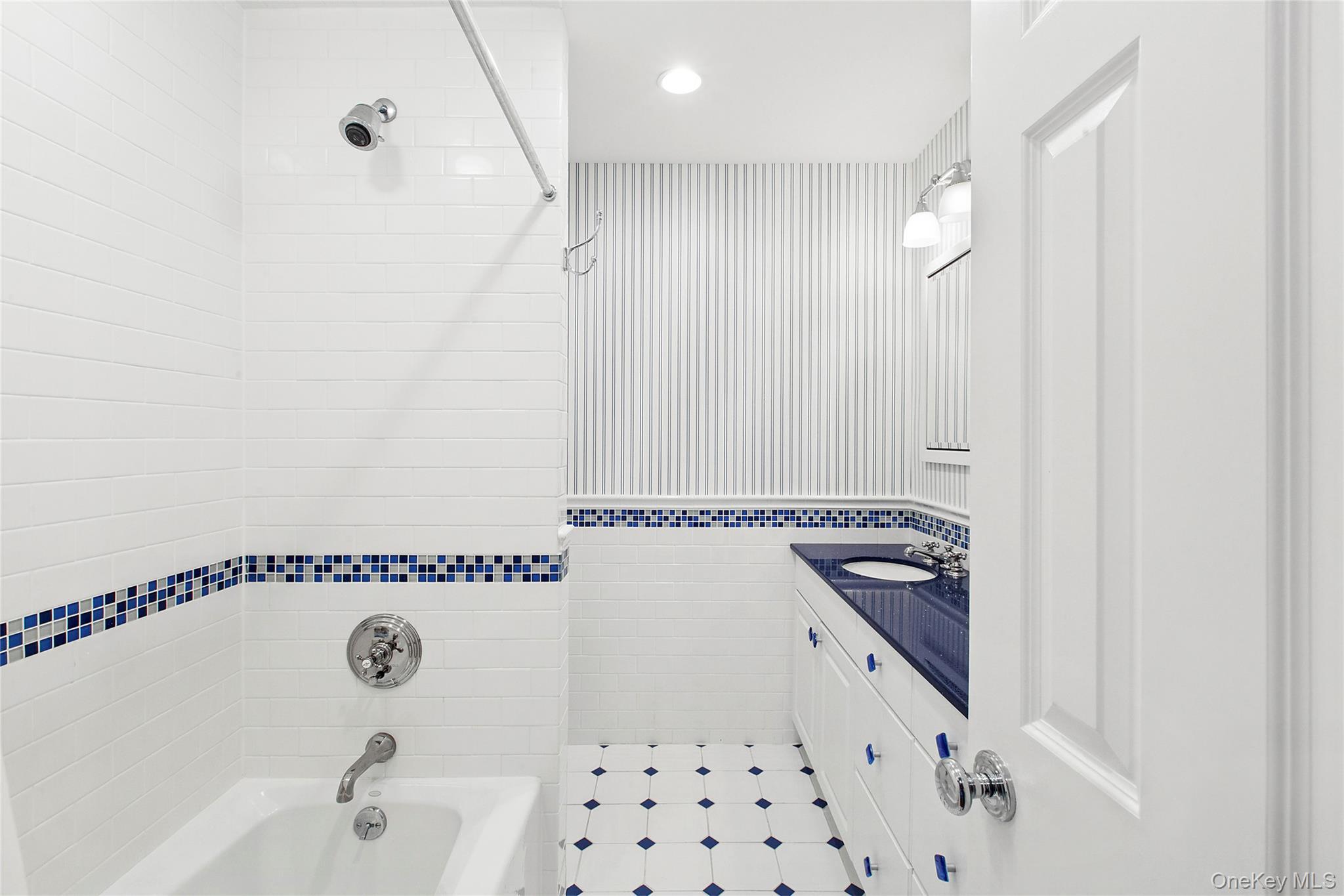 Single Family Cedar Suffolk County, NY 11960, MLS-903436-18