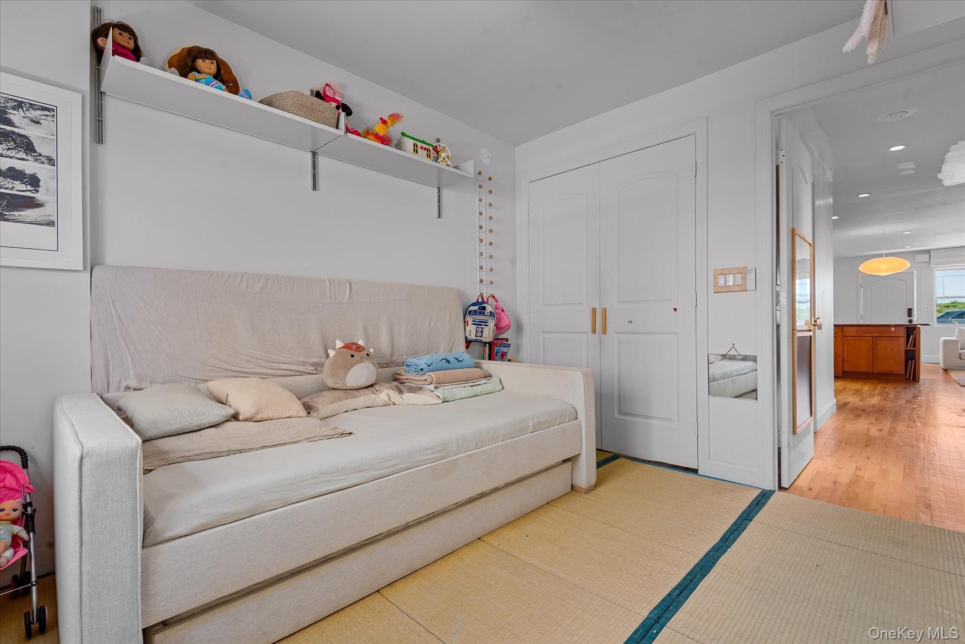 Condo Shore Front  Queens, NY 11694, MLS-903456-20