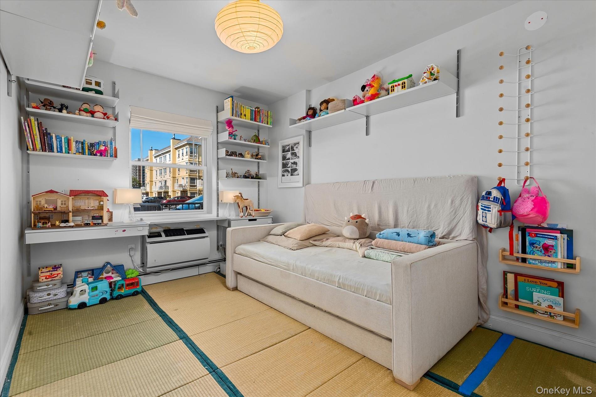 Condo Shore Front  Queens, NY 11694, MLS-903456-21