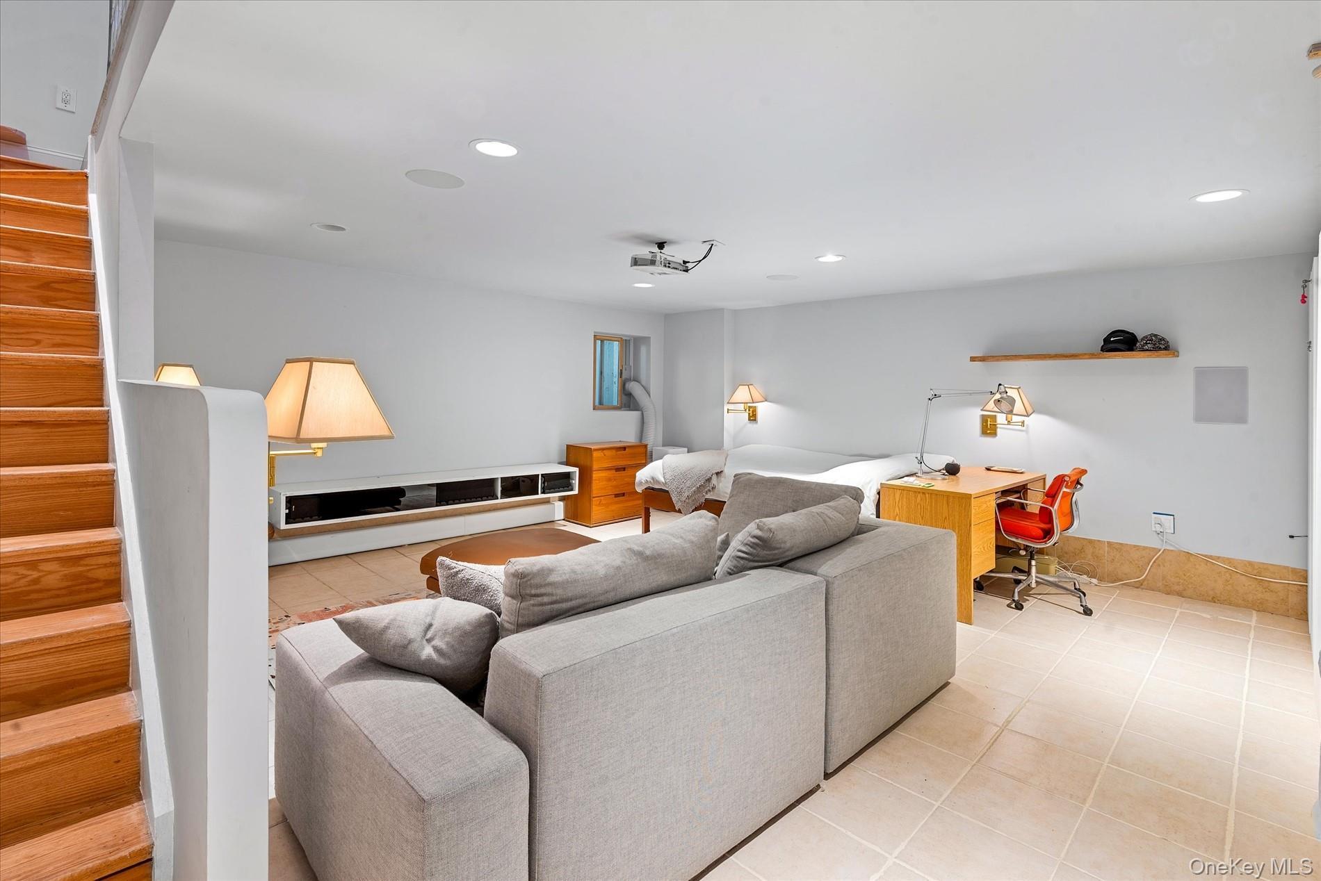 Condo Shore Front  Queens, NY 11694, MLS-903456-23