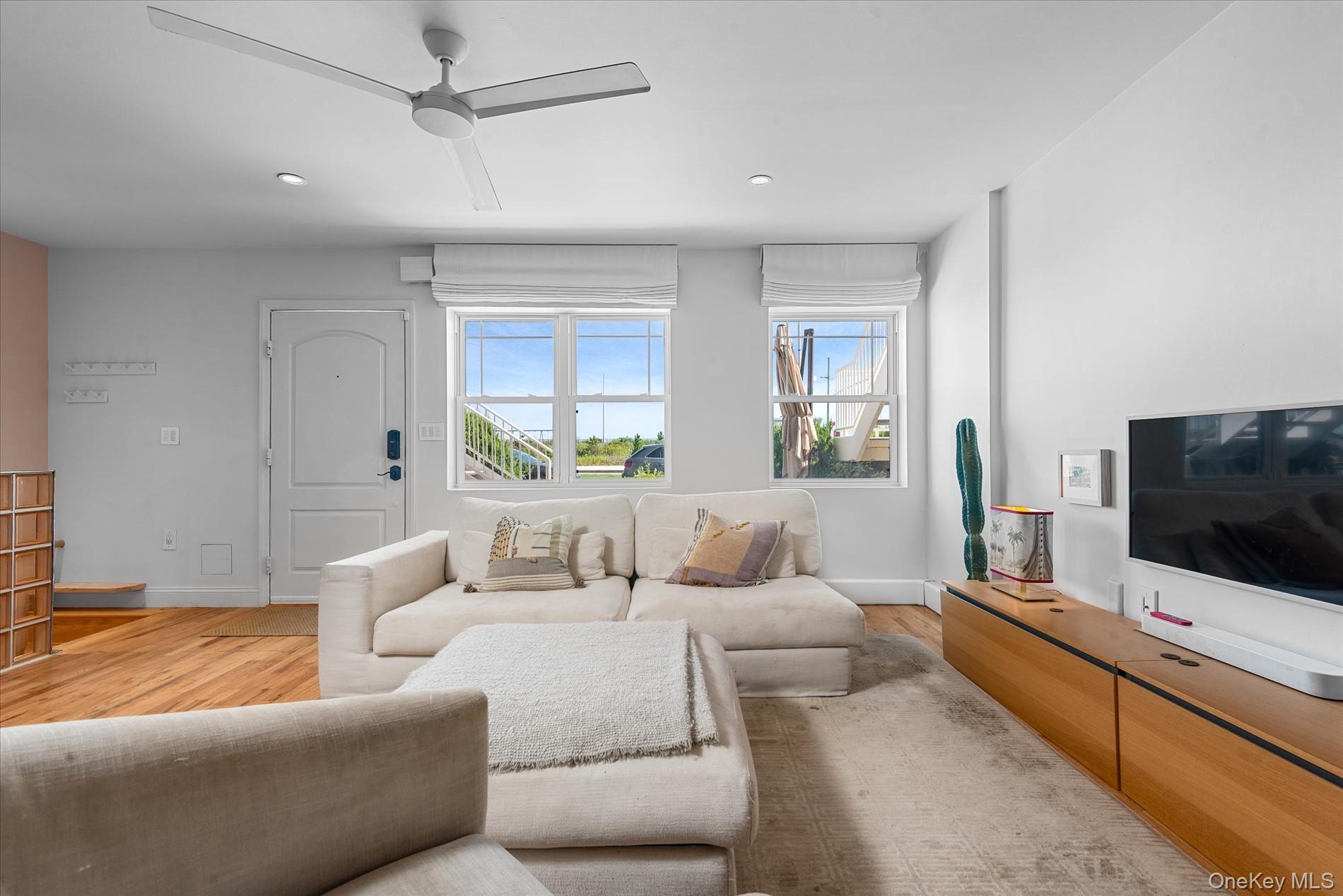 Condo Shore Front  Queens, NY 11694, MLS-903456-6