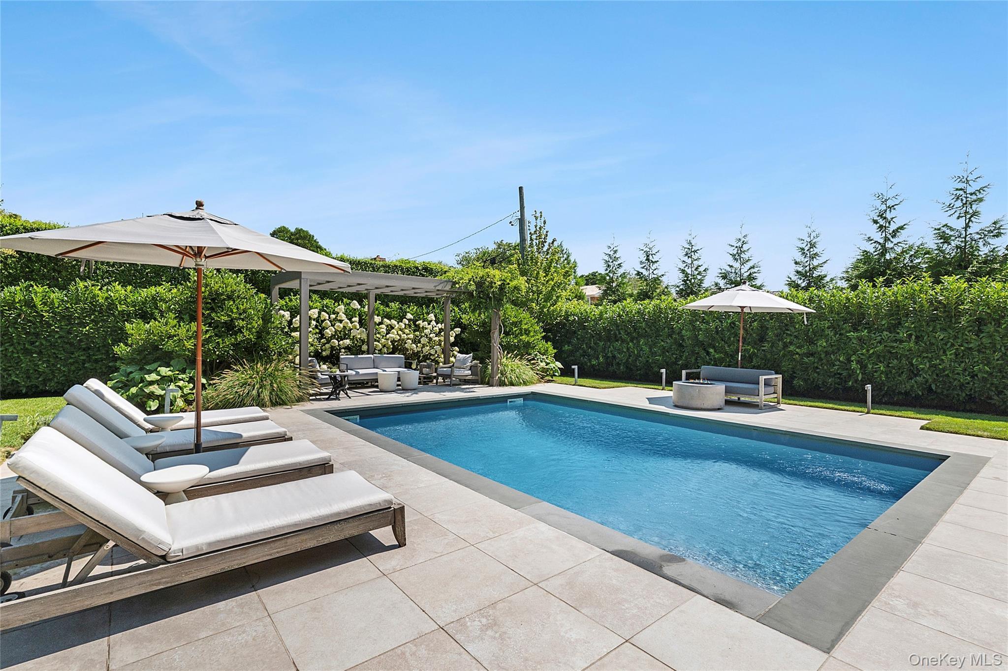 Single Family Halsey Suffolk County, NY 11968, MLS-903458-23