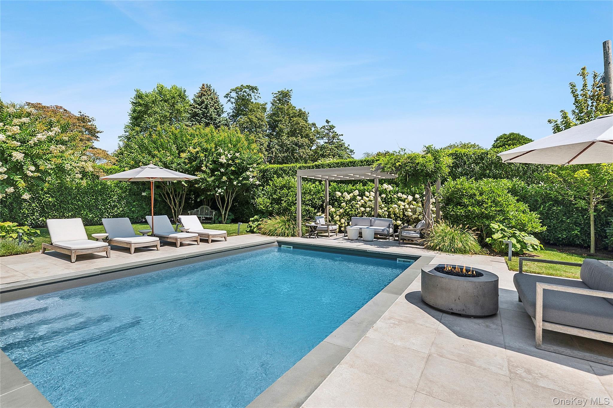 Single Family Halsey Suffolk County, NY 11968, MLS-903458-25