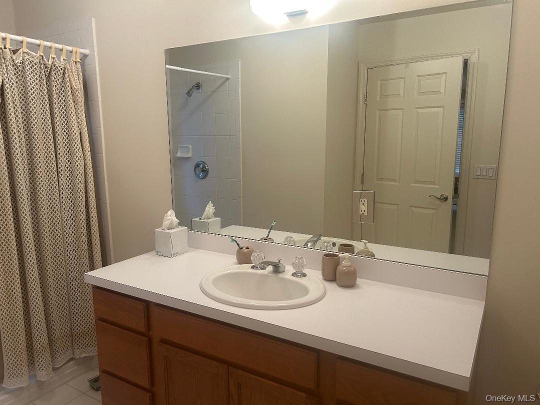 Condo Florencia  Suffolk County, NY 11747, MLS-903469-11